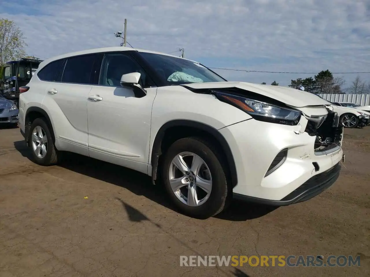 4 Photograph of a damaged car 5TDCZRBH9LS504672 TOYOTA HIGHLANDER 2020