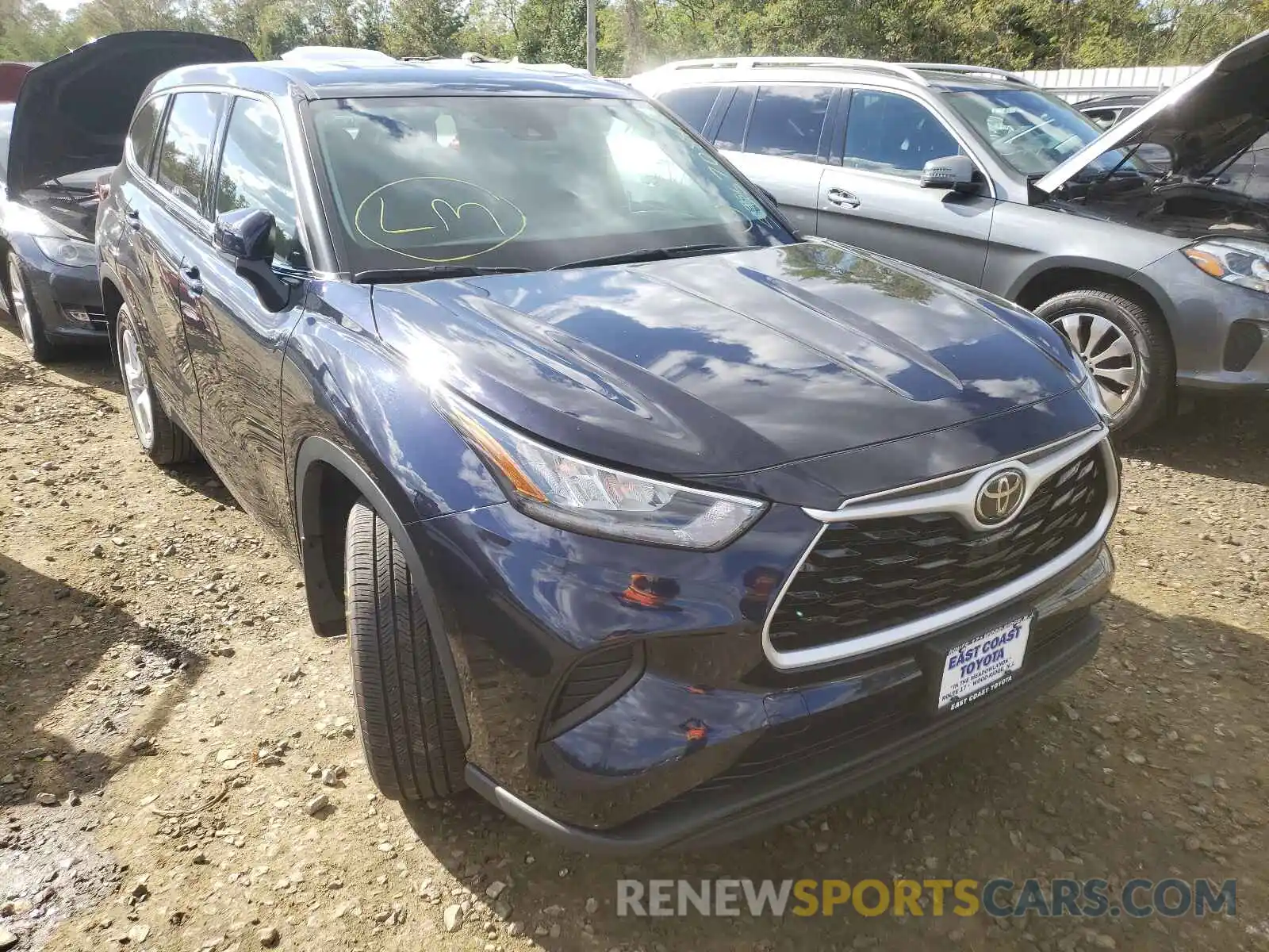 9 Photograph of a damaged car 5TDCZRBHXLS015004 TOYOTA HIGHLANDER 2020