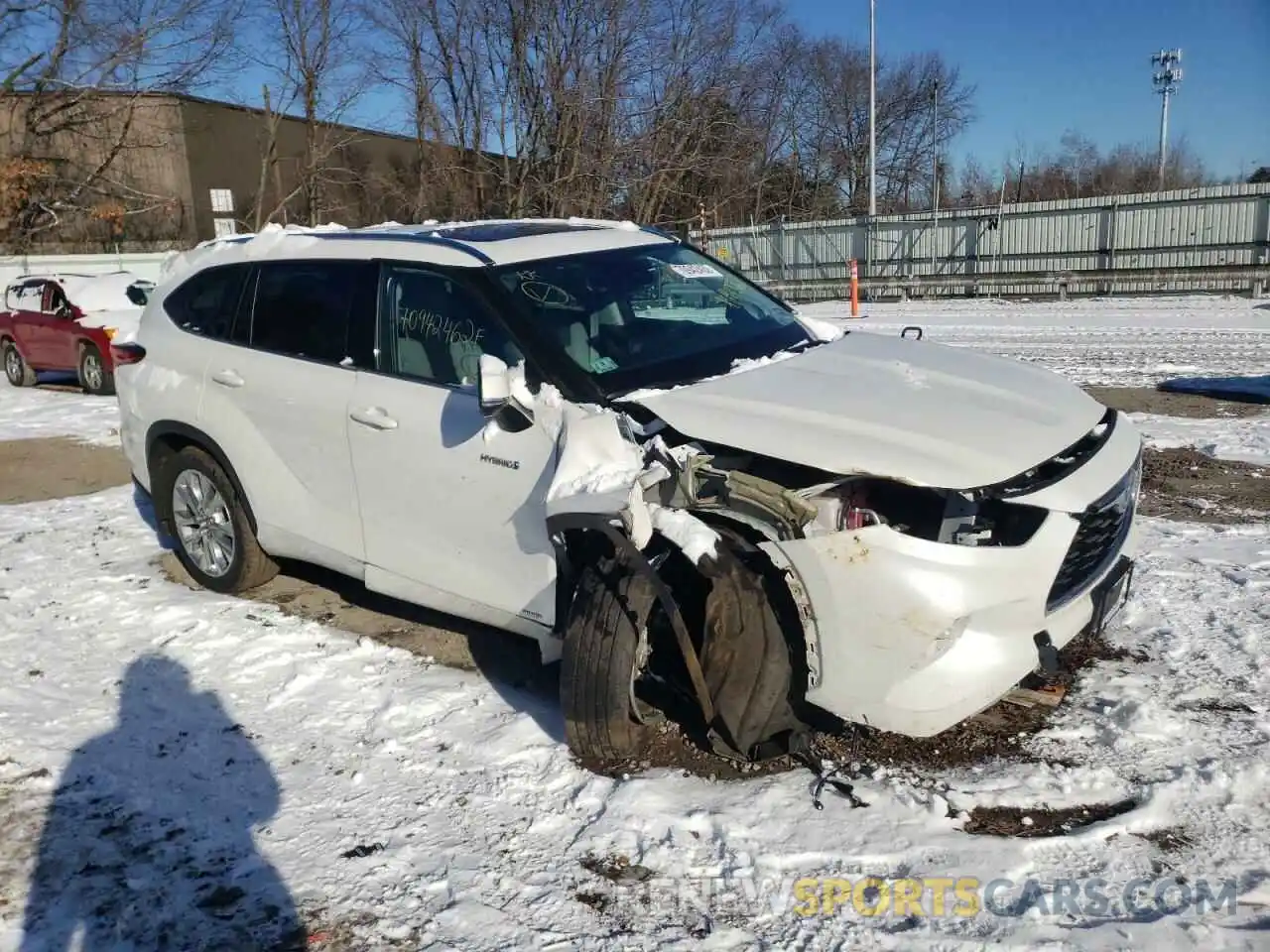 4 Photograph of a damaged car 5TDDBRCH1LS000530 TOYOTA HIGHLANDER 2020