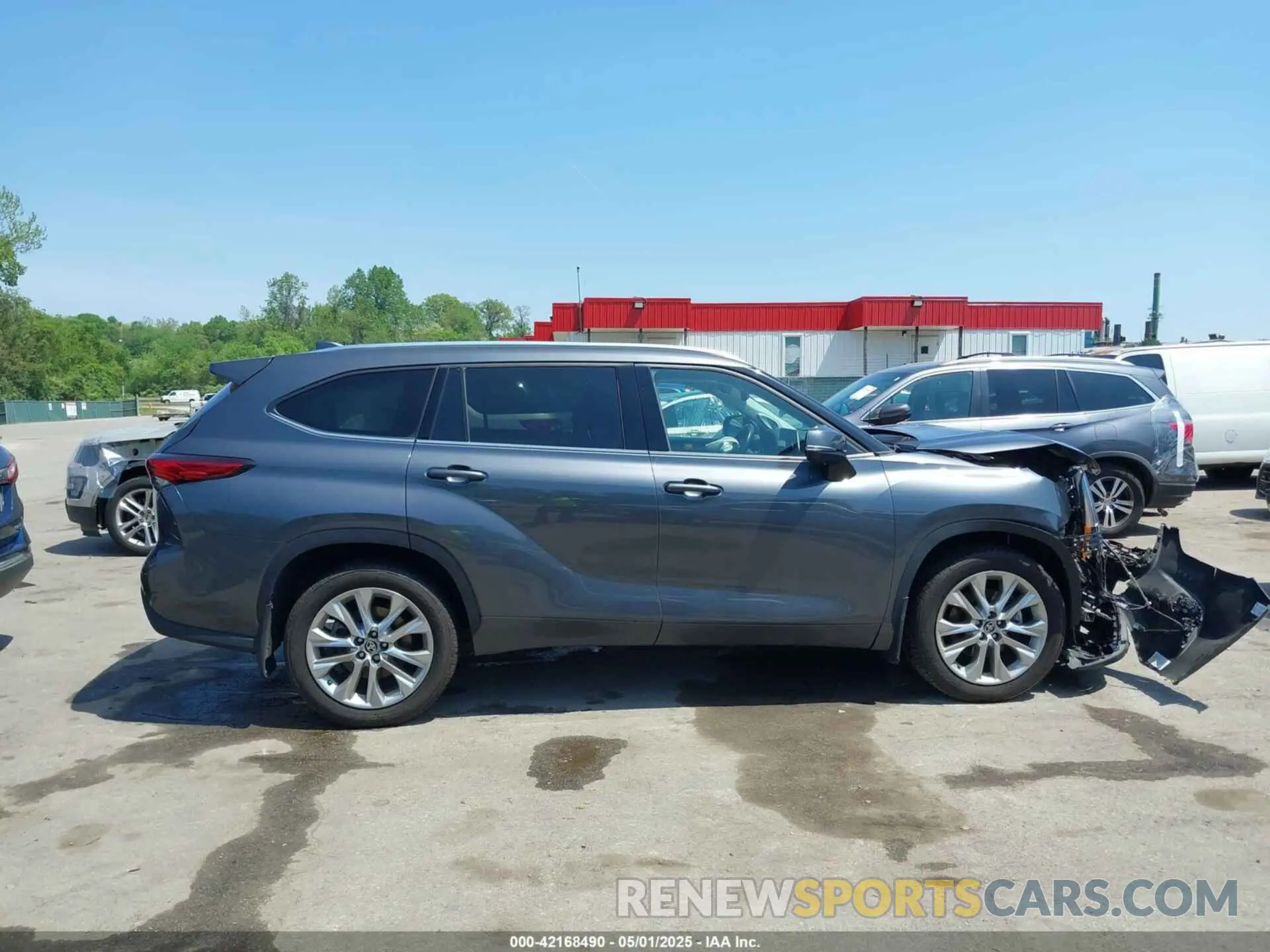 13 Photograph of a damaged car 5TDDZRBH0LS012651 TOYOTA HIGHLANDER 2020