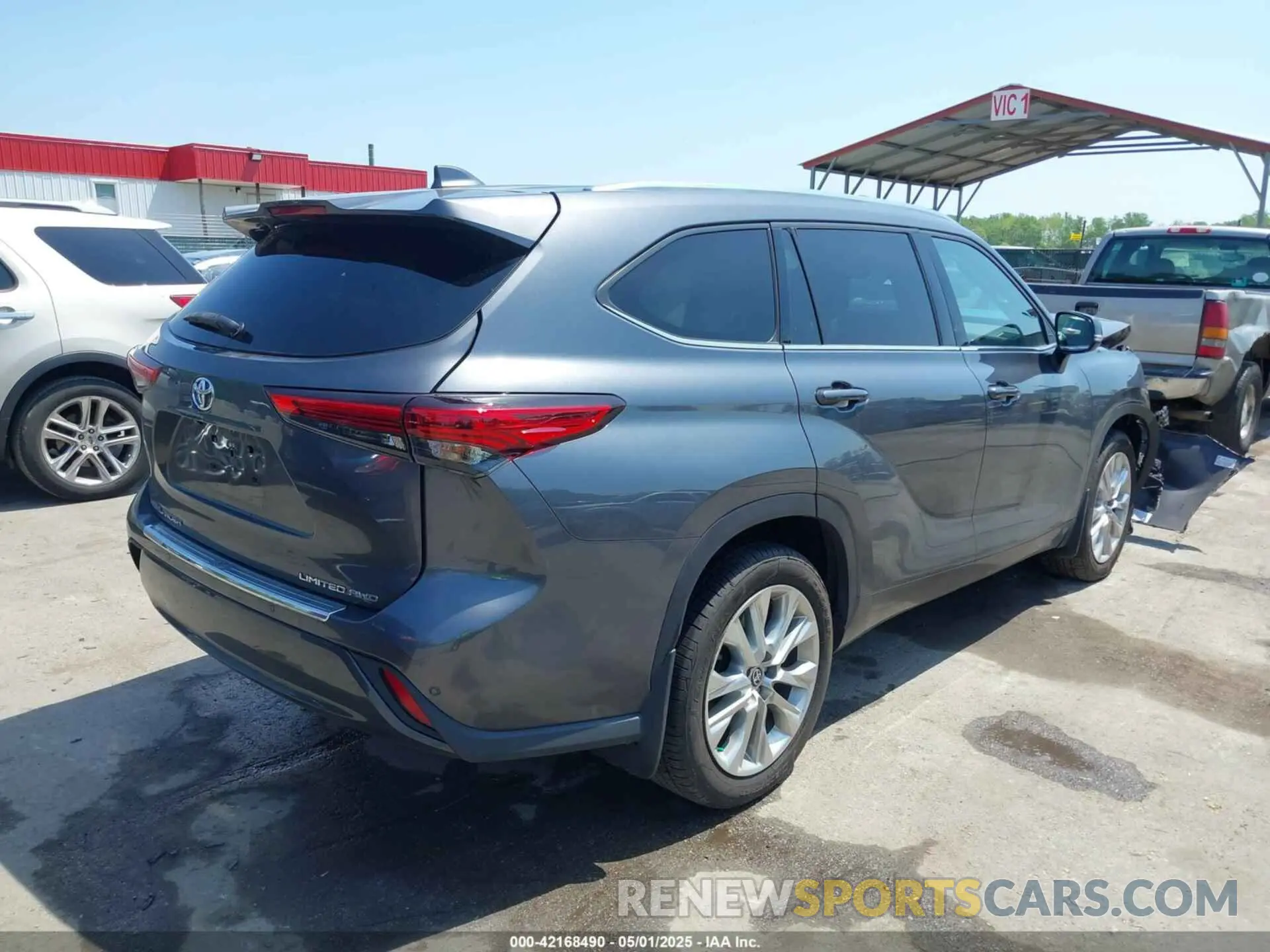4 Photograph of a damaged car 5TDDZRBH0LS012651 TOYOTA HIGHLANDER 2020