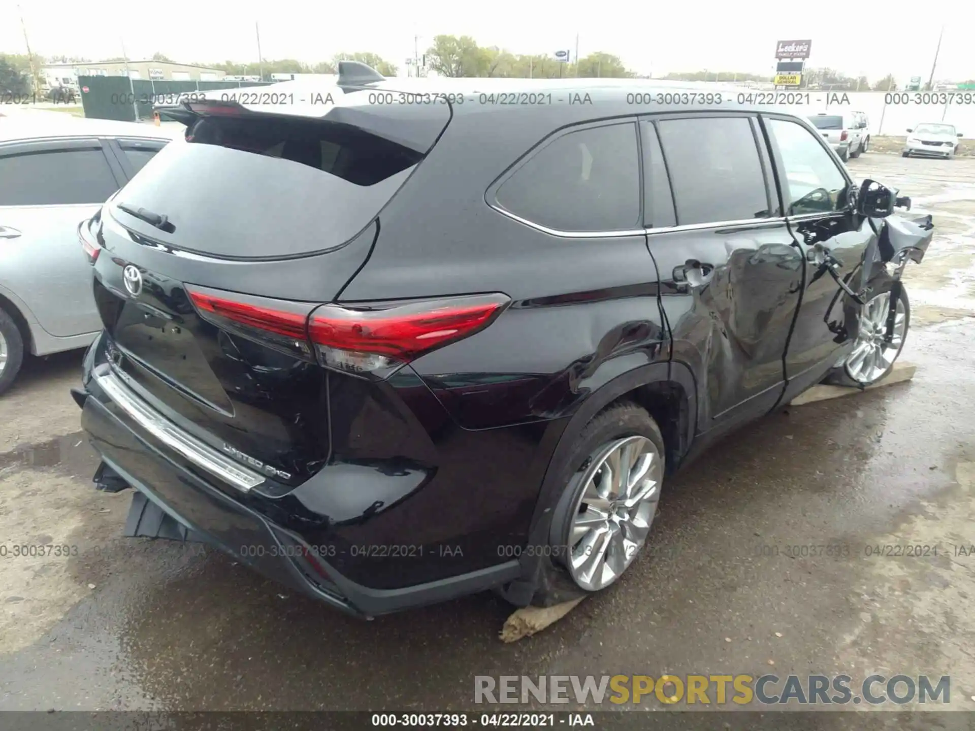 4 Photograph of a damaged car 5TDDZRBH0LS031801 TOYOTA HIGHLANDER 2020