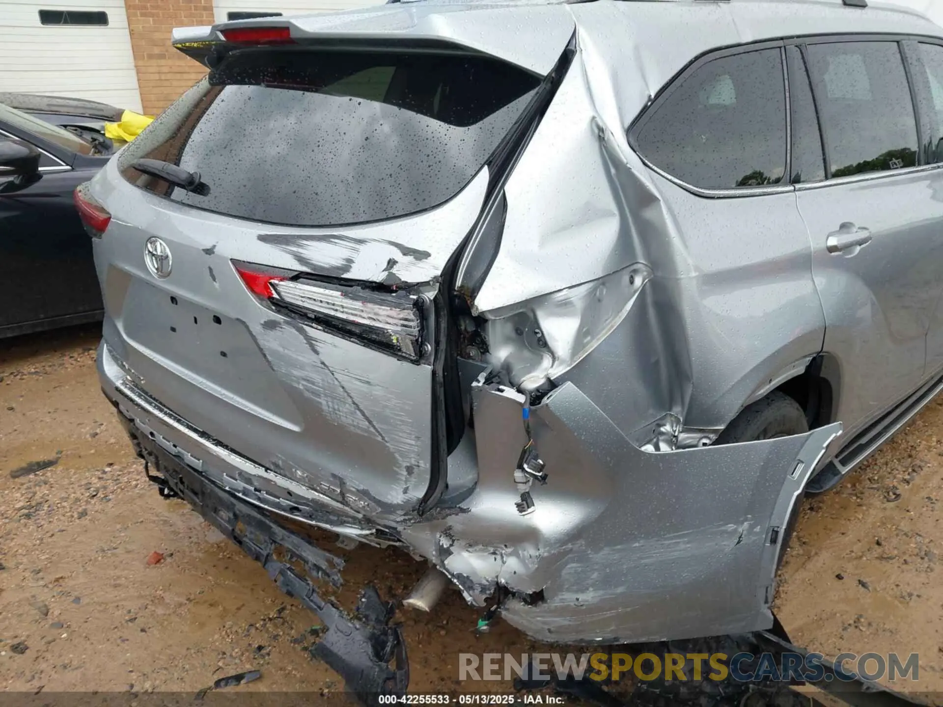 6 Photograph of a damaged car 5TDDZRBH1LS011976 TOYOTA HIGHLANDER 2020