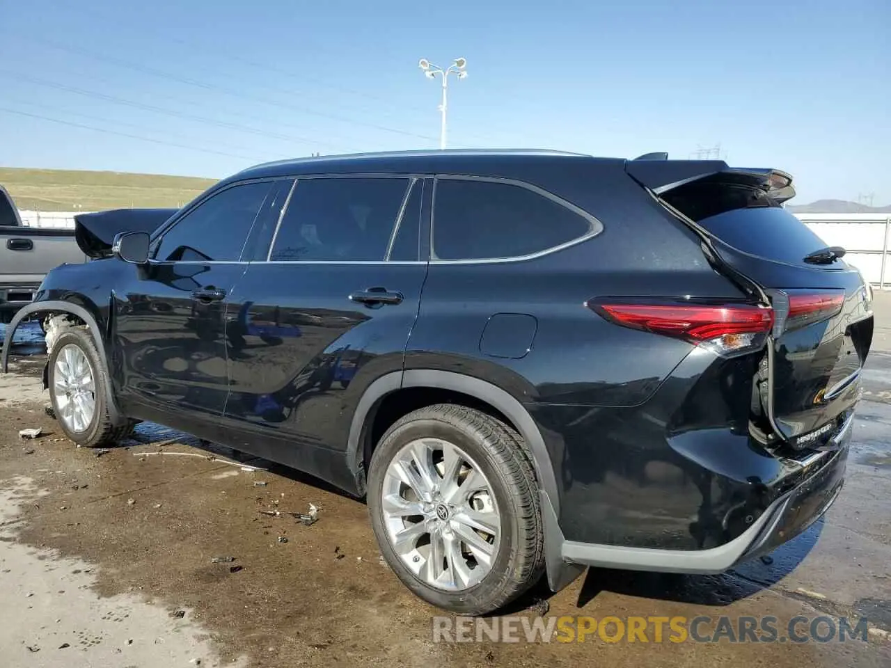 2 Photograph of a damaged car 5TDDZRBH1LS055833 TOYOTA HIGHLANDER 2020