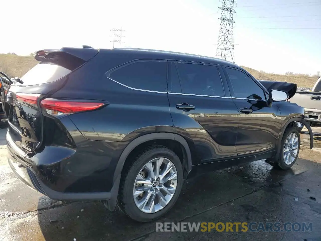 3 Photograph of a damaged car 5TDDZRBH1LS055833 TOYOTA HIGHLANDER 2020