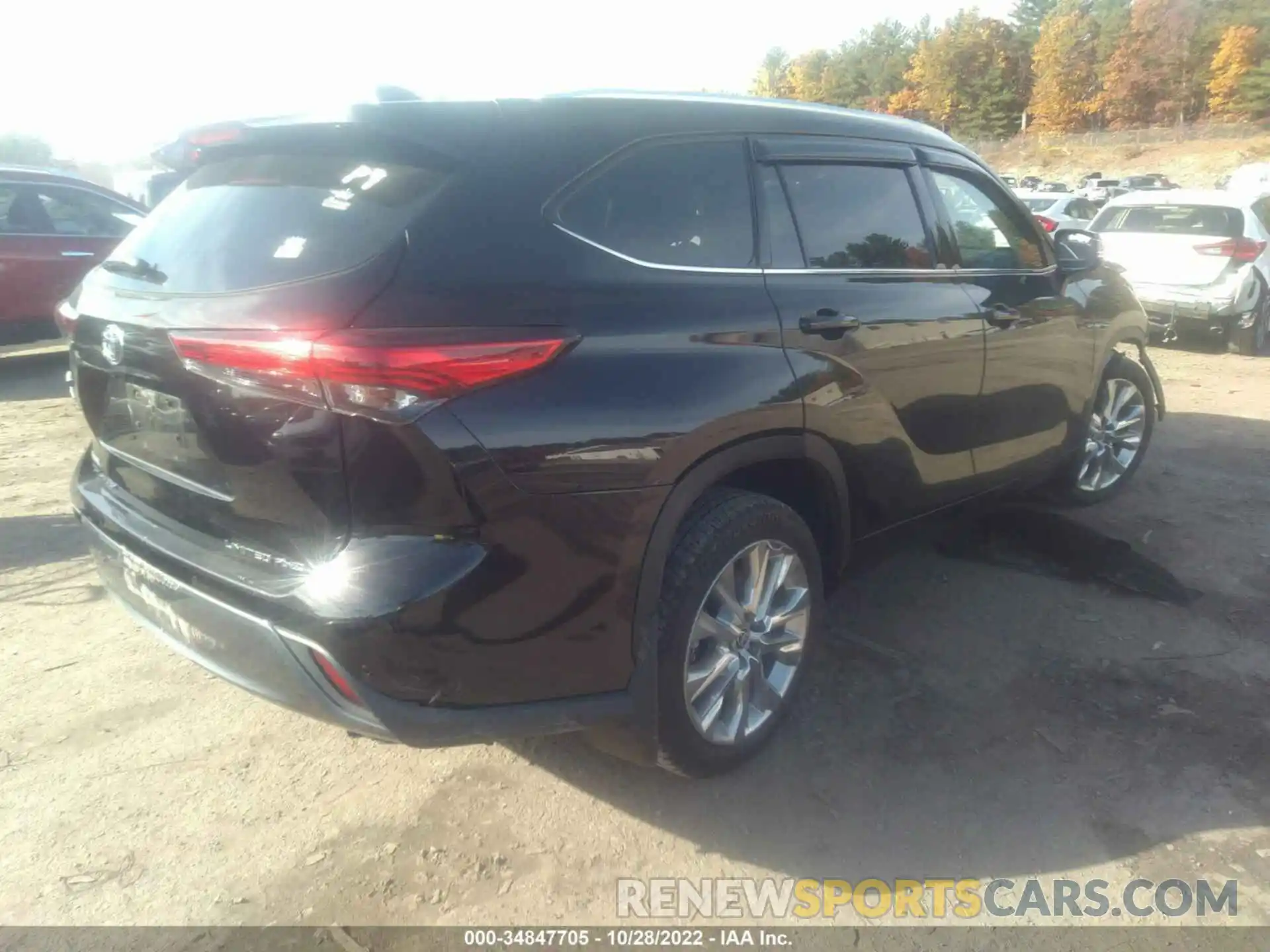 4 Photograph of a damaged car 5TDDZRBH1LS056139 TOYOTA HIGHLANDER 2020