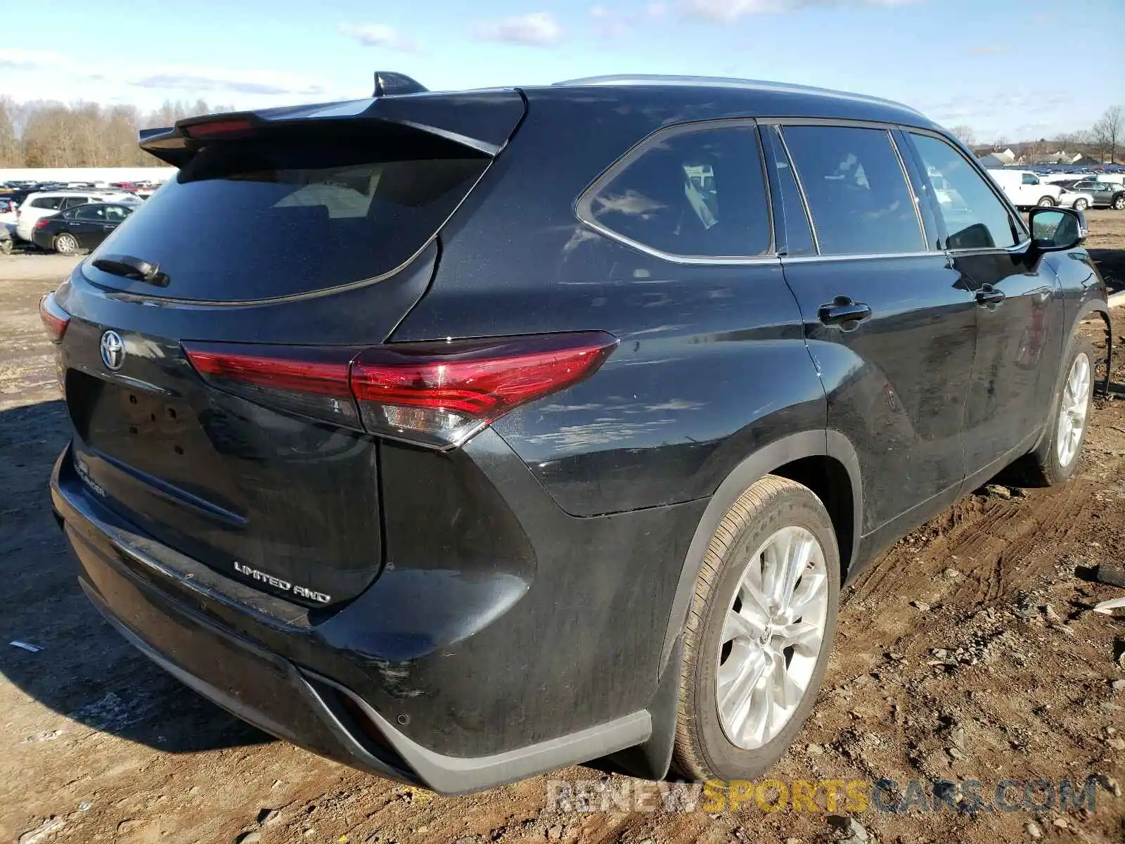 4 Photograph of a damaged car 5TDDZRBH2LS012408 TOYOTA HIGHLANDER 2020