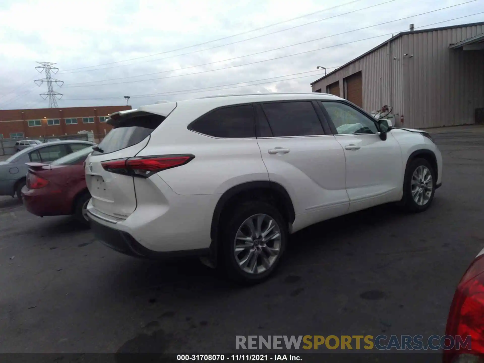 4 Photograph of a damaged car 5TDDZRBH3LS051525 TOYOTA HIGHLANDER 2020