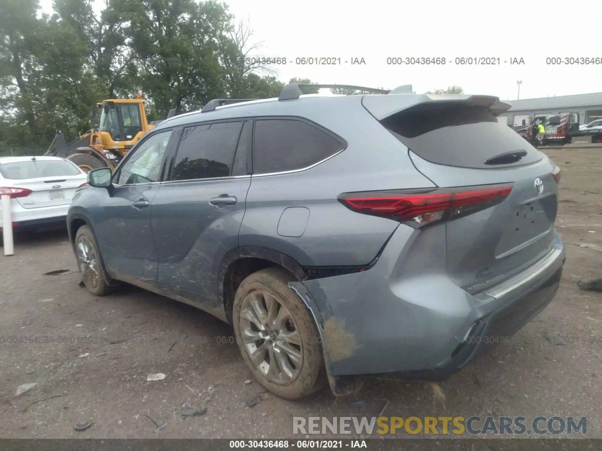 3 Photograph of a damaged car 5TDDZRBH4LS026620 TOYOTA HIGHLANDER 2020