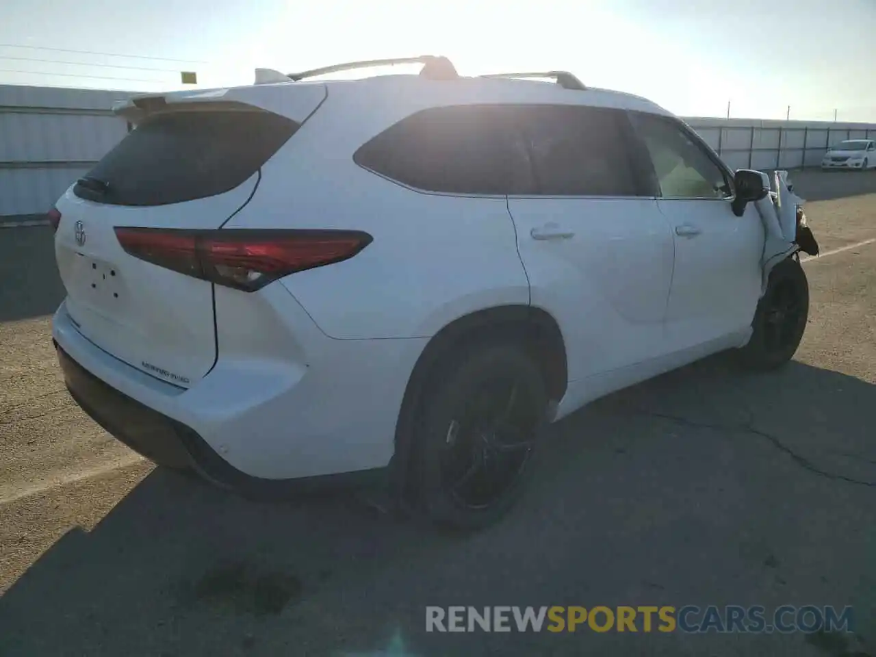 3 Photograph of a damaged car 5TDDZRBH5LS004514 TOYOTA HIGHLANDER 2020