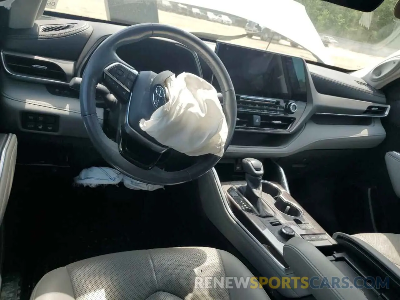 8 Photograph of a damaged car 5TDDZRBH5LS023273 TOYOTA HIGHLANDER 2020