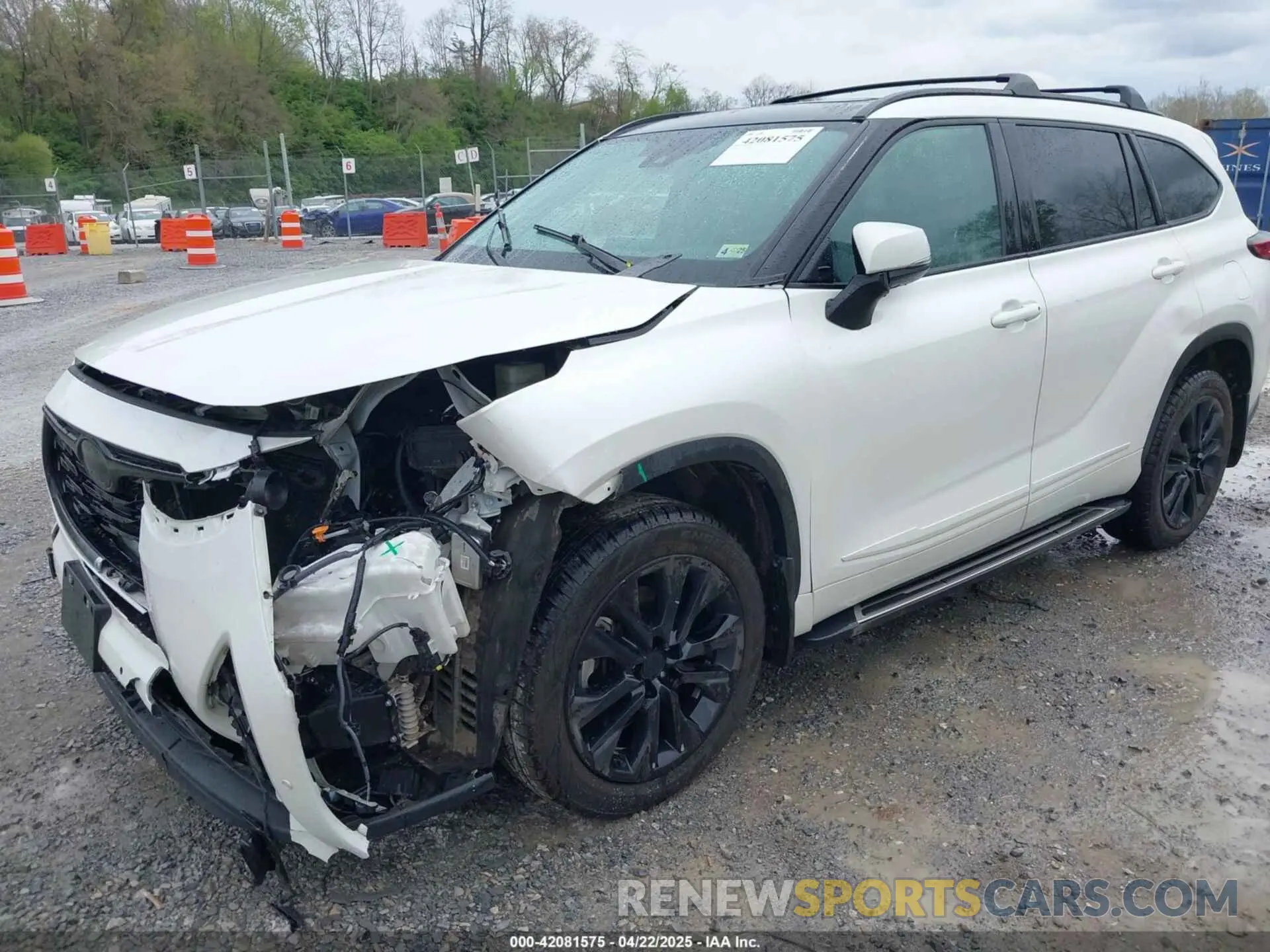 2 Photograph of a damaged car 5TDDZRBH5LS046617 TOYOTA HIGHLANDER 2020