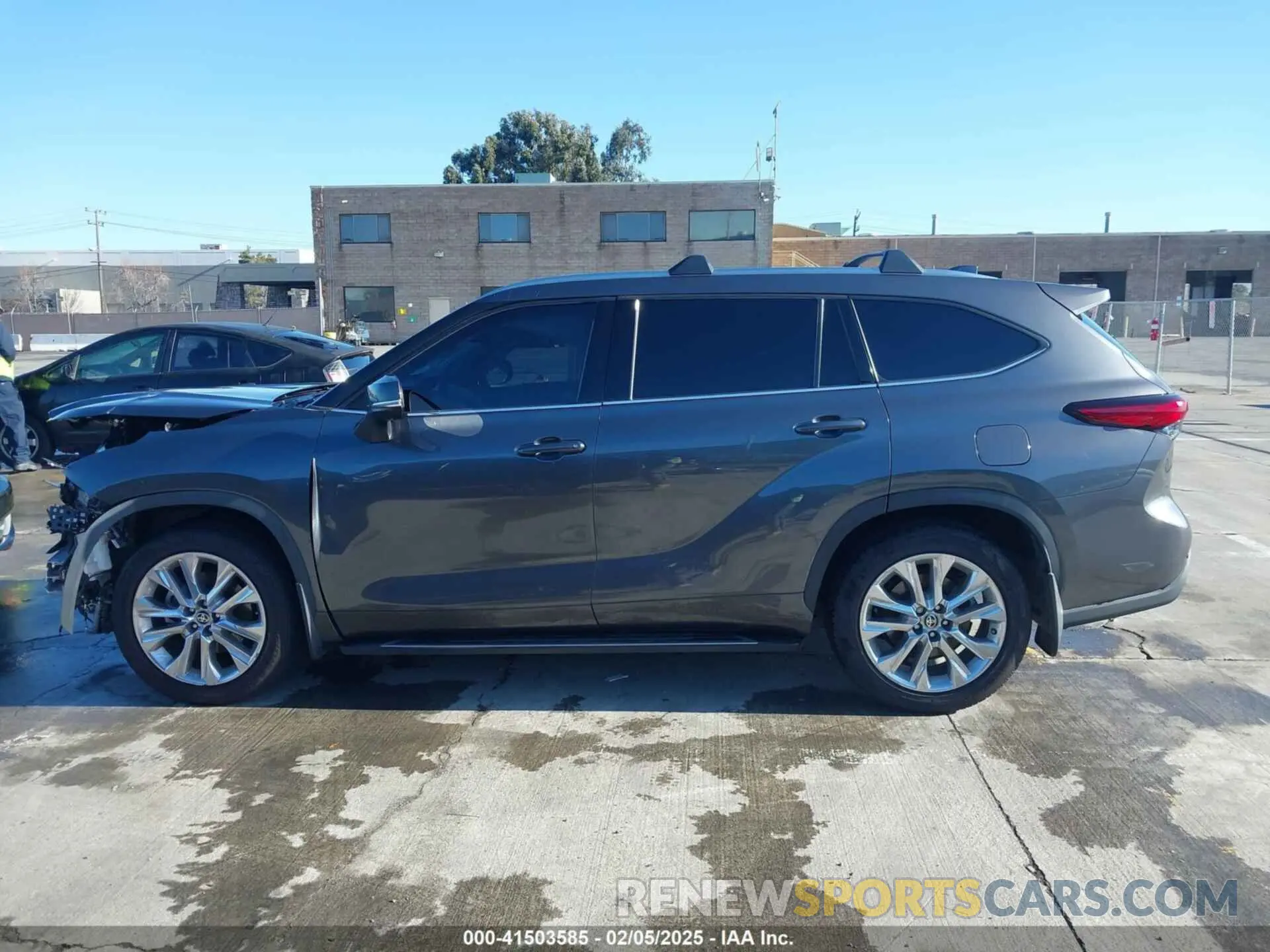 14 Photograph of a damaged car 5TDDZRBH6LS004148 TOYOTA HIGHLANDER 2020