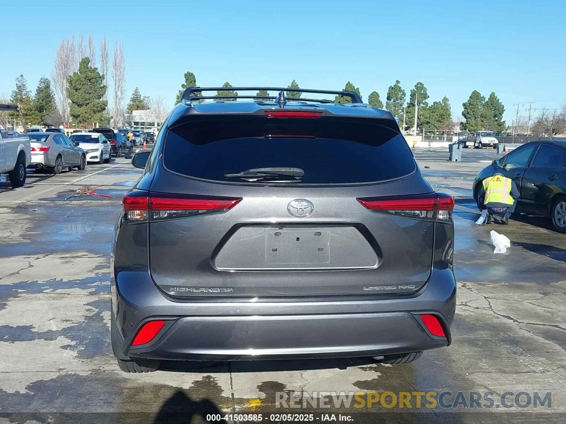 16 Photograph of a damaged car 5TDDZRBH6LS004148 TOYOTA HIGHLANDER 2020