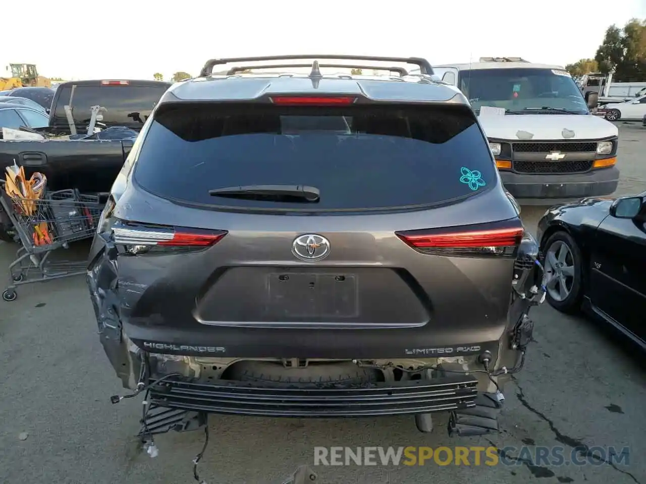 6 Photograph of a damaged car 5TDDZRBH6LS013657 TOYOTA HIGHLANDER 2020