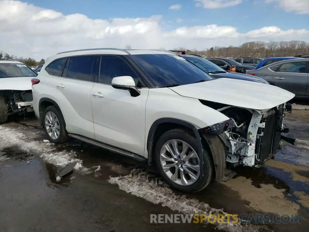 4 Photograph of a damaged car 5TDDZRBH6LS014016 TOYOTA HIGHLANDER 2020