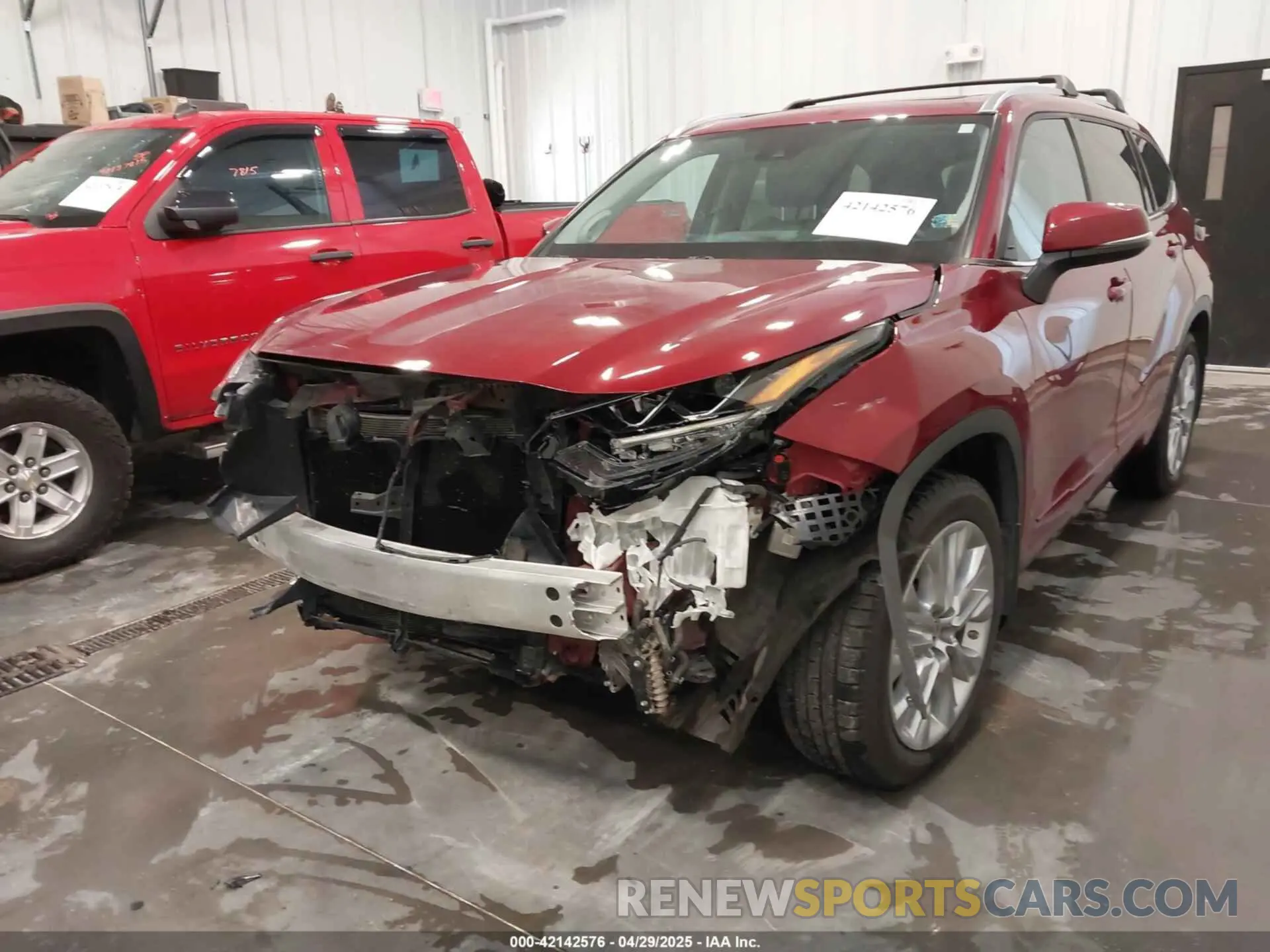 6 Photograph of a damaged car 5TDDZRBH6LS014713 TOYOTA HIGHLANDER 2020