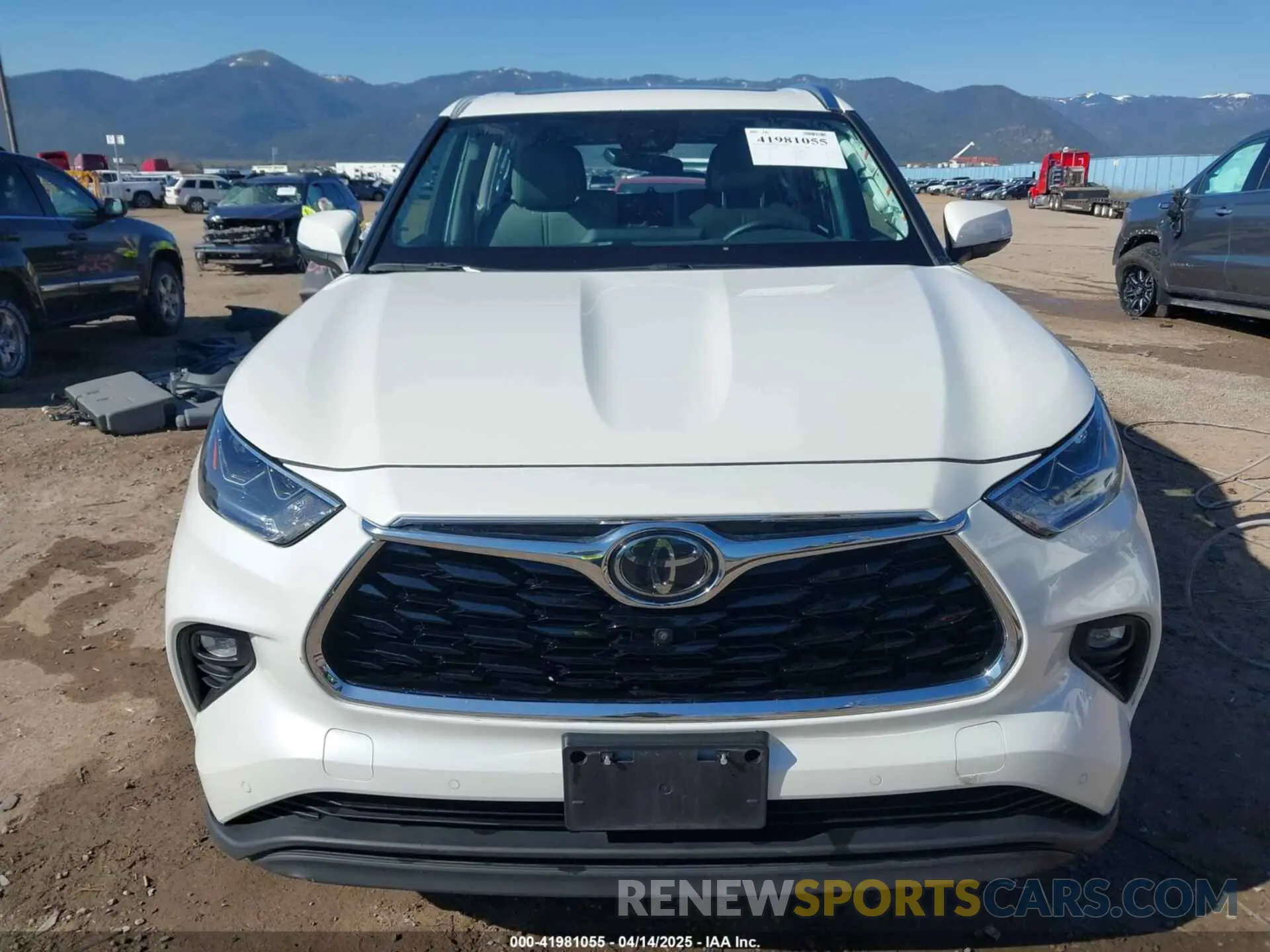 12 Photograph of a damaged car 5TDDZRBH6LS051695 TOYOTA HIGHLANDER 2020