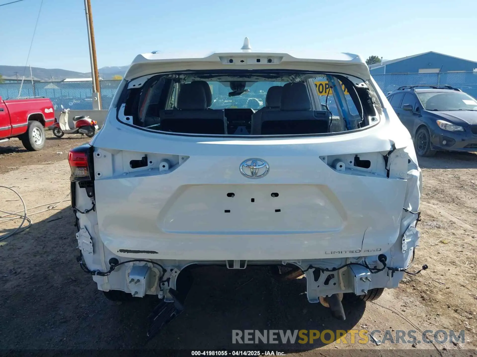 16 Photograph of a damaged car 5TDDZRBH6LS051695 TOYOTA HIGHLANDER 2020