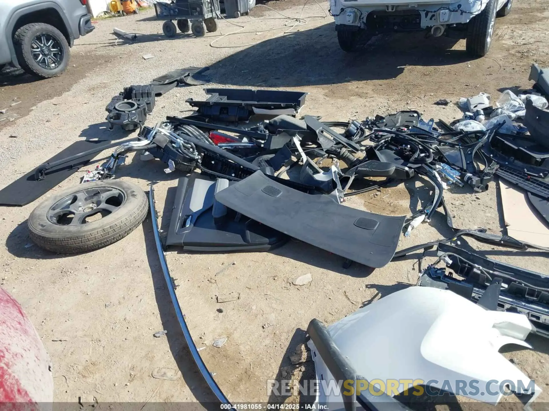 18 Photograph of a damaged car 5TDDZRBH6LS051695 TOYOTA HIGHLANDER 2020