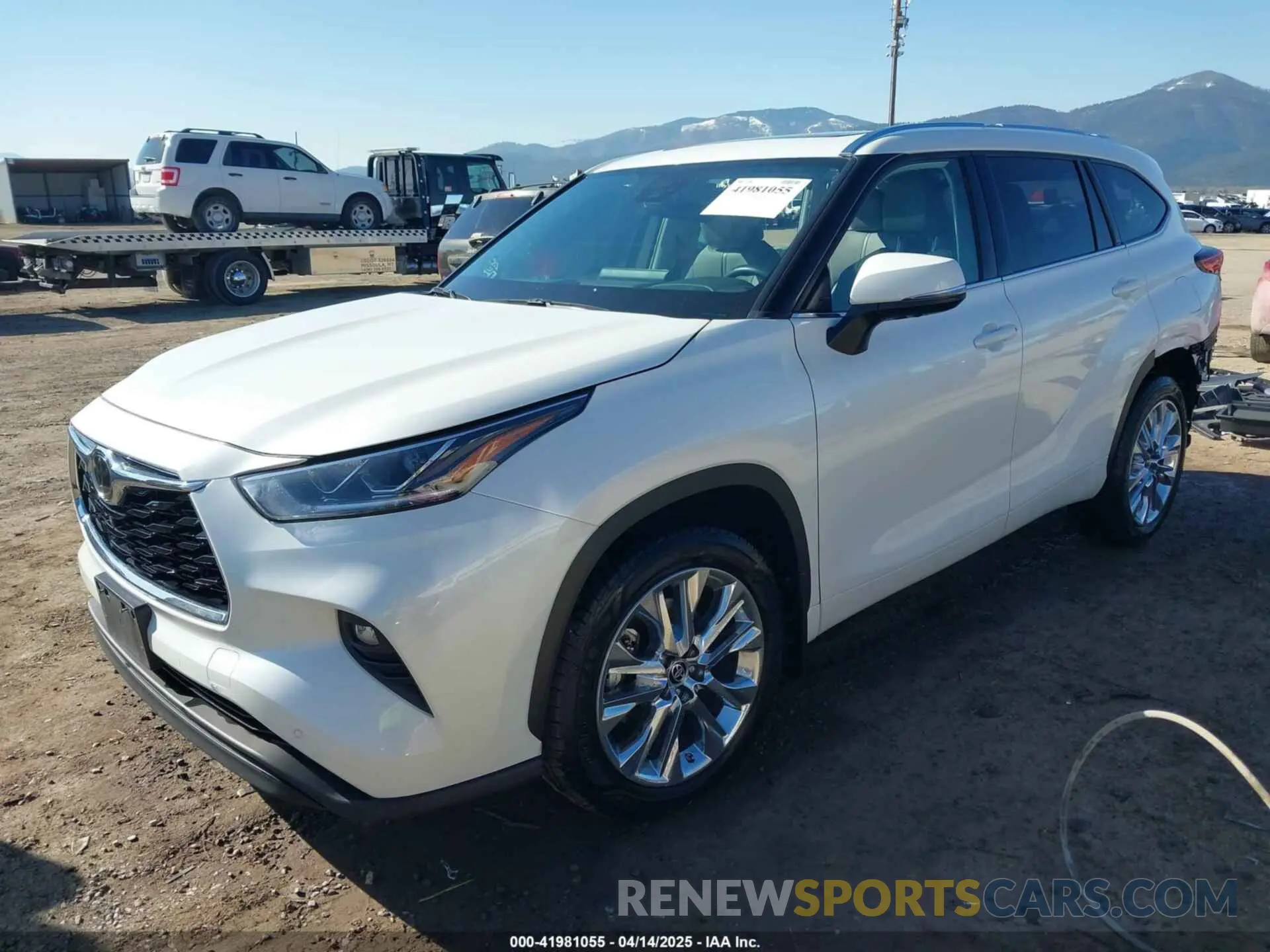 2 Photograph of a damaged car 5TDDZRBH6LS051695 TOYOTA HIGHLANDER 2020