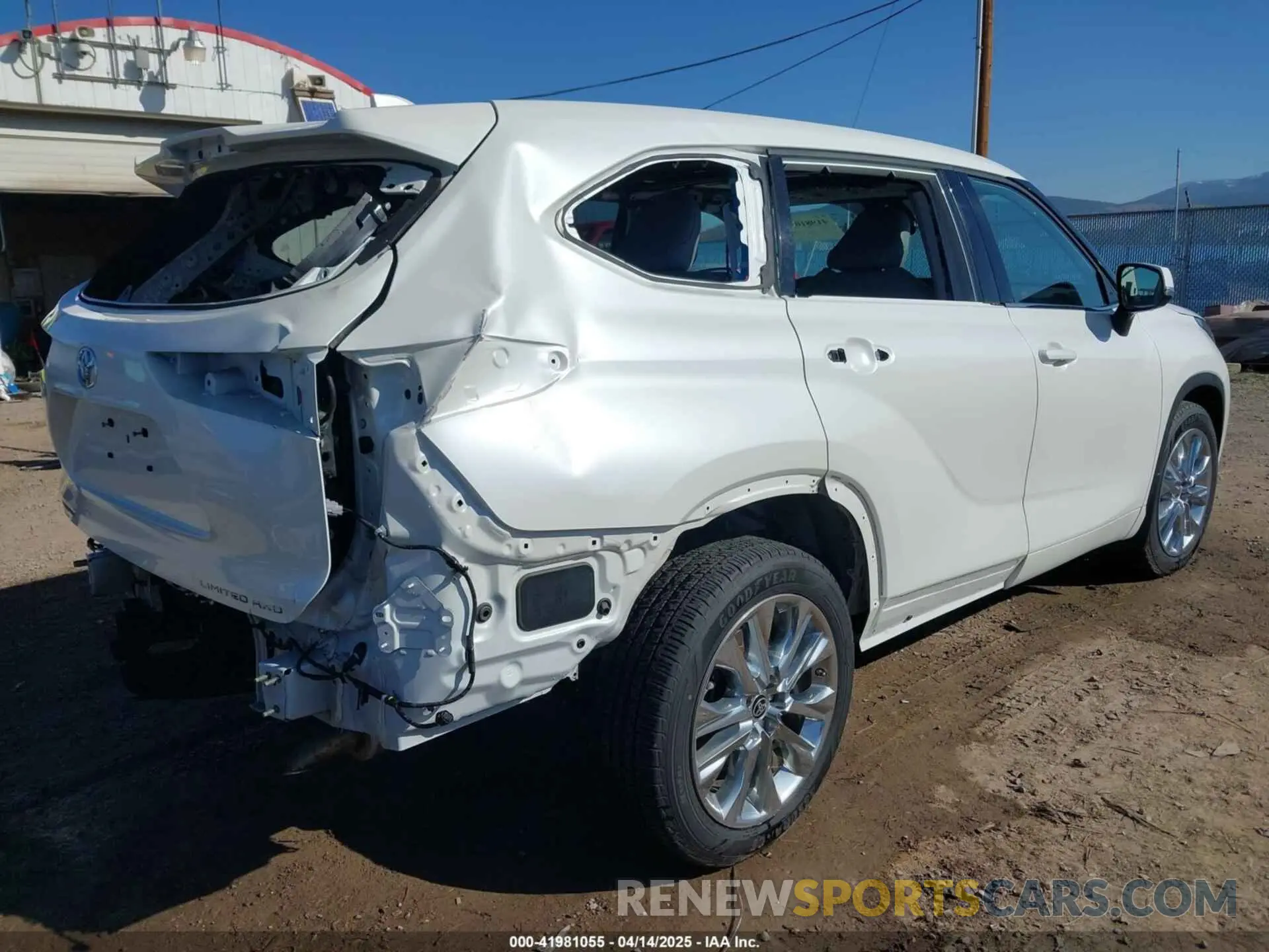4 Photograph of a damaged car 5TDDZRBH6LS051695 TOYOTA HIGHLANDER 2020