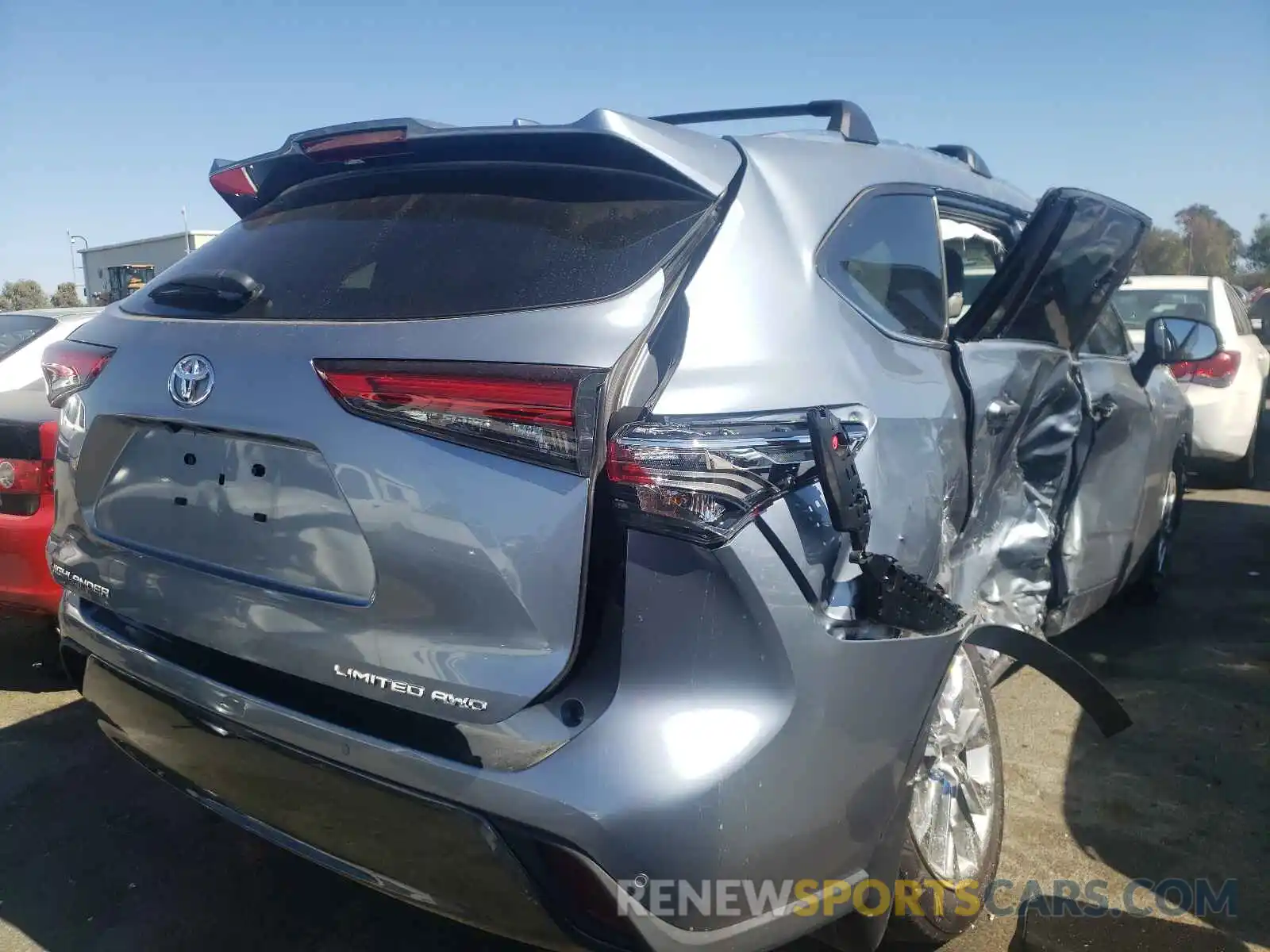 4 Photograph of a damaged car 5TDDZRBH7LS004935 TOYOTA HIGHLANDER 2020