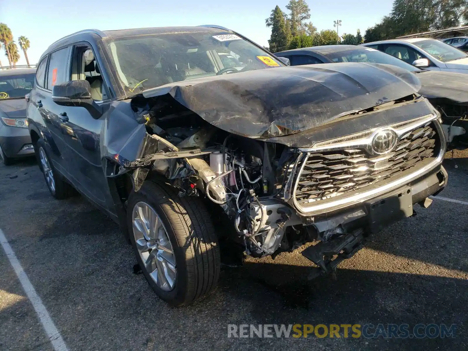 1 Photograph of a damaged car 5TDDZRBH7LS007642 TOYOTA HIGHLANDER 2020