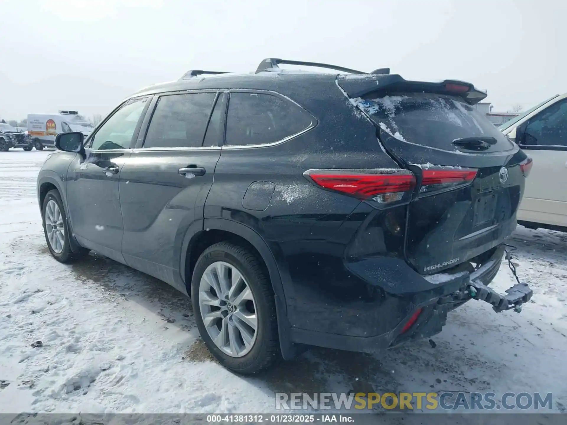 3 Photograph of a damaged car 5TDDZRBH7LS015210 TOYOTA HIGHLANDER 2020