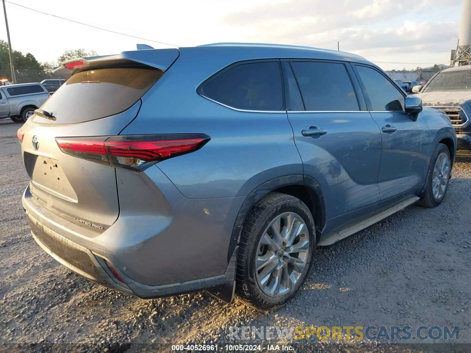 4 Photograph of a damaged car 5TDDZRBH8LS041380 TOYOTA HIGHLANDER 2020