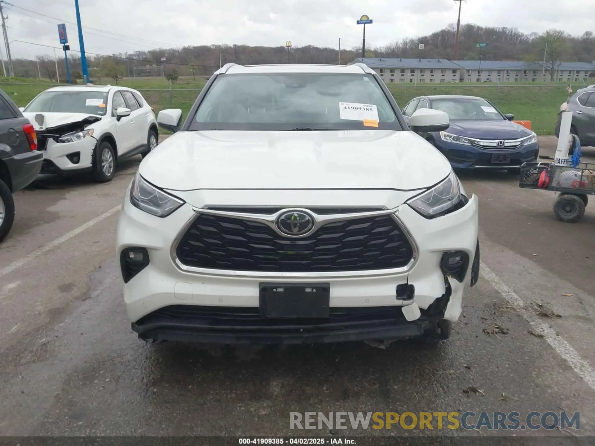 12 Photograph of a damaged car 5TDDZRBH9LS022482 TOYOTA HIGHLANDER 2020