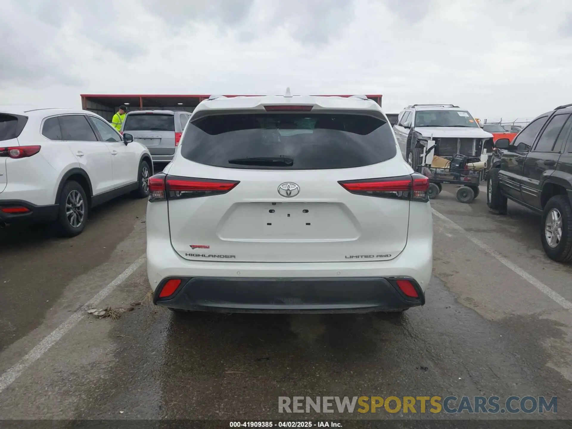16 Photograph of a damaged car 5TDDZRBH9LS022482 TOYOTA HIGHLANDER 2020