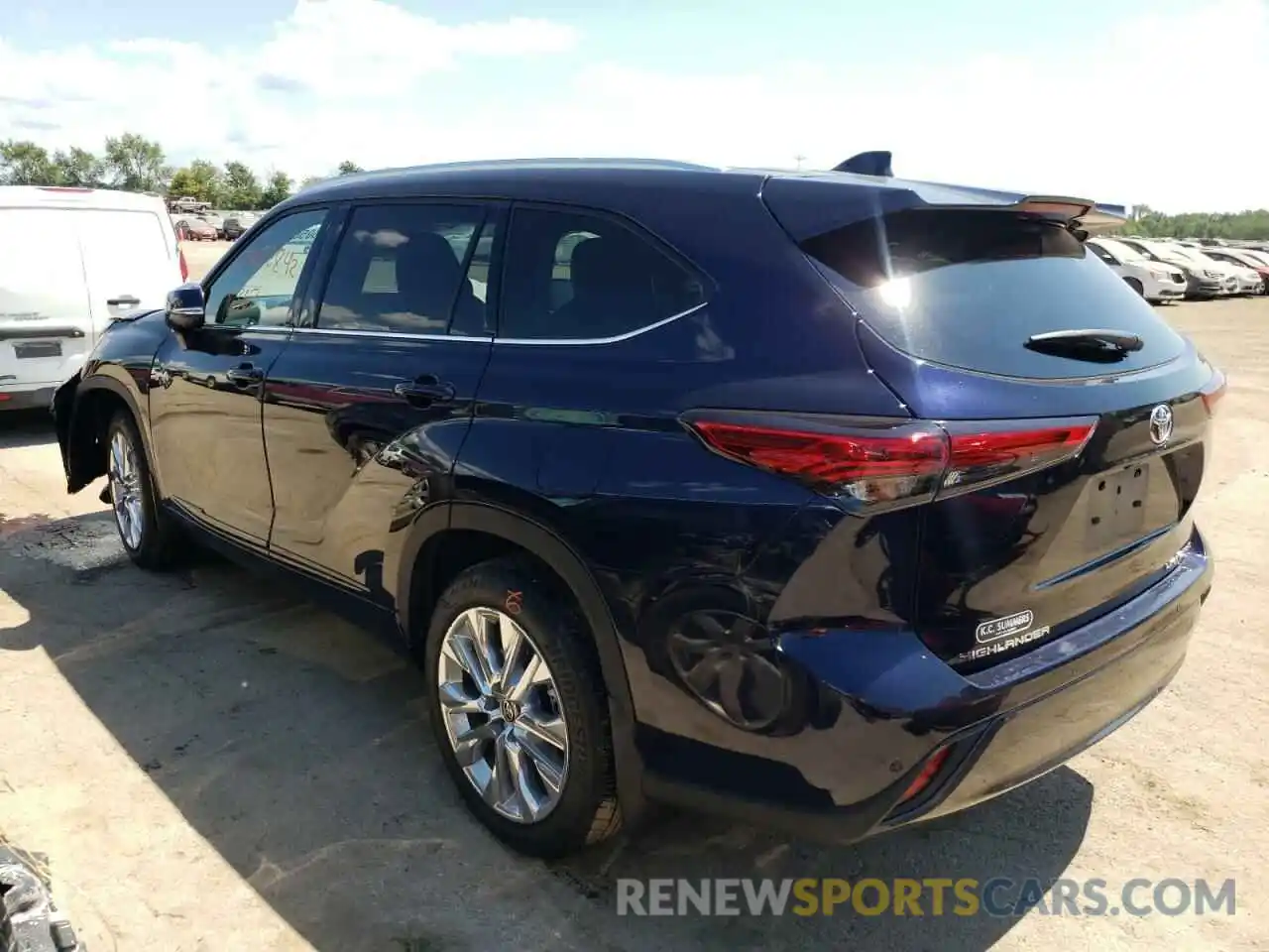 3 Photograph of a damaged car 5TDDZRBHXLS000779 TOYOTA HIGHLANDER 2020