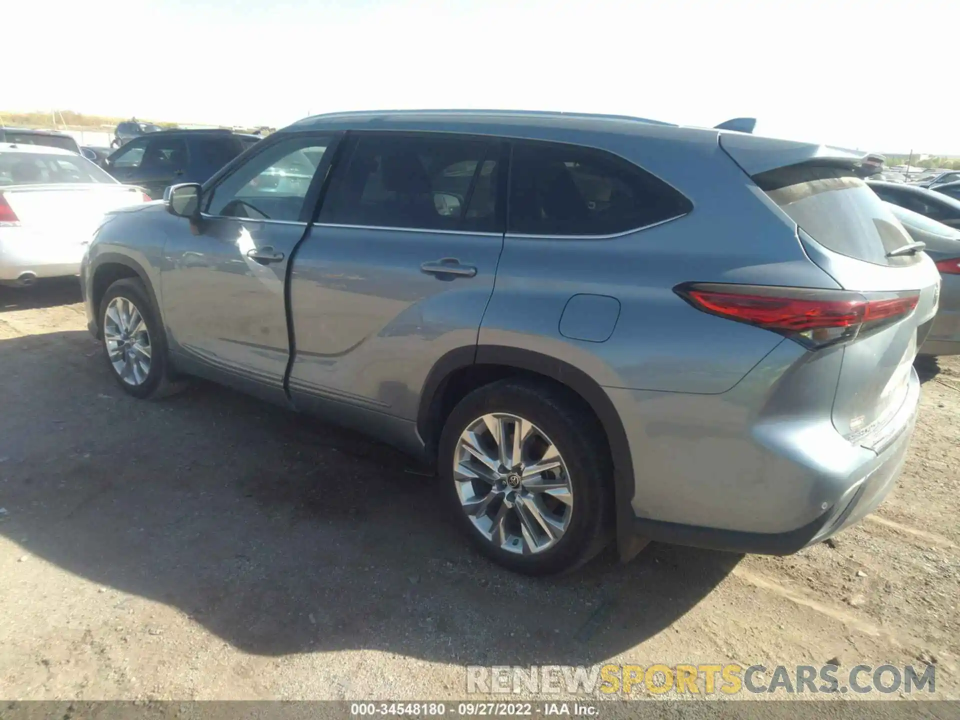 3 Photograph of a damaged car 5TDDZRBHXLS030204 TOYOTA HIGHLANDER 2020