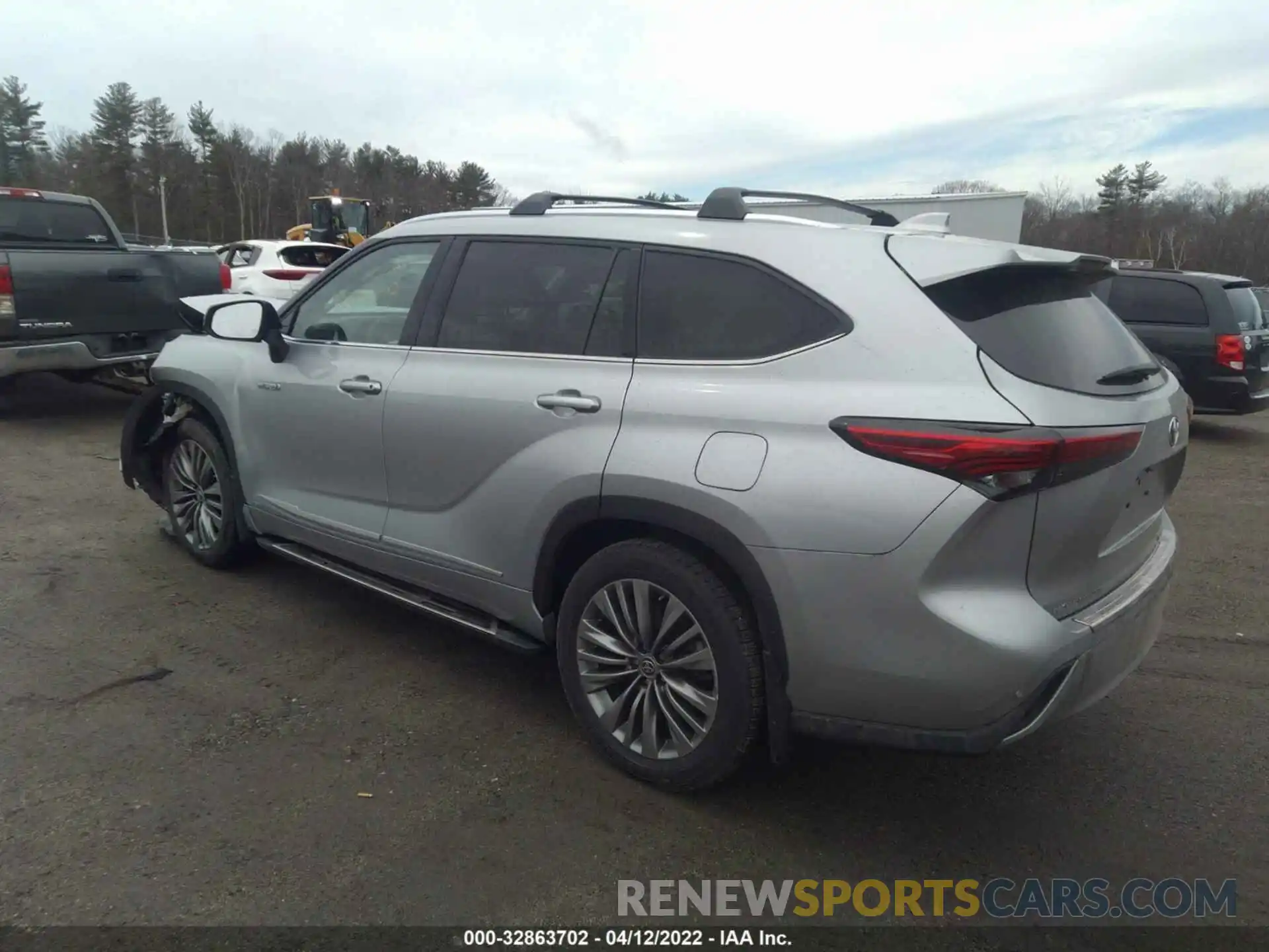 3 Photograph of a damaged car 5TDEBRCH0LS001379 TOYOTA HIGHLANDER 2020