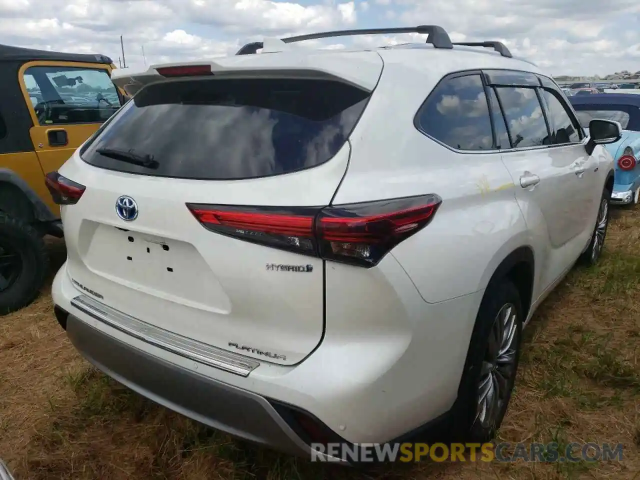 4 Photograph of a damaged car 5TDEBRCH0LS004198 TOYOTA HIGHLANDER 2020