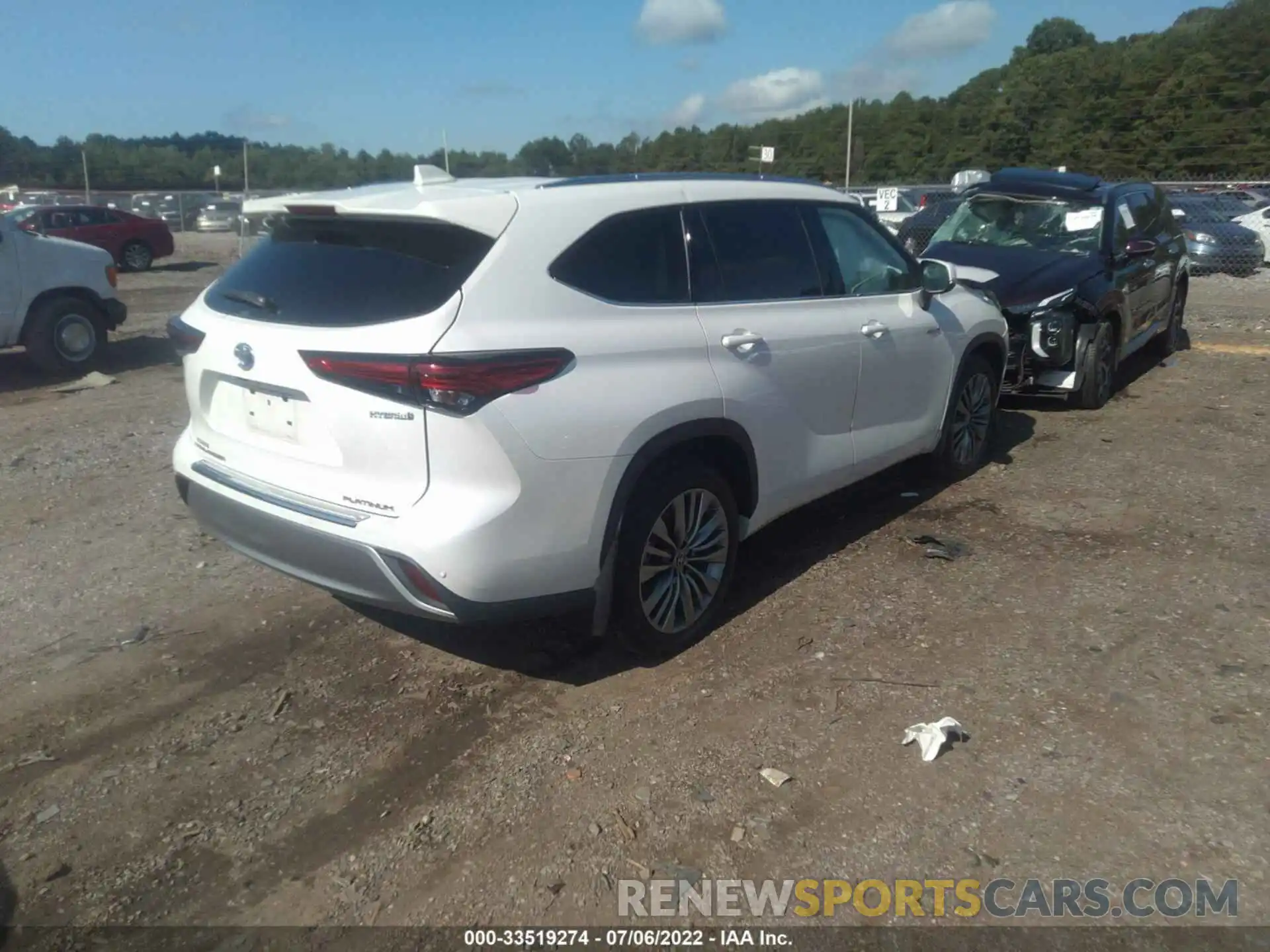 4 Photograph of a damaged car 5TDEBRCH0LS007599 TOYOTA HIGHLANDER 2020