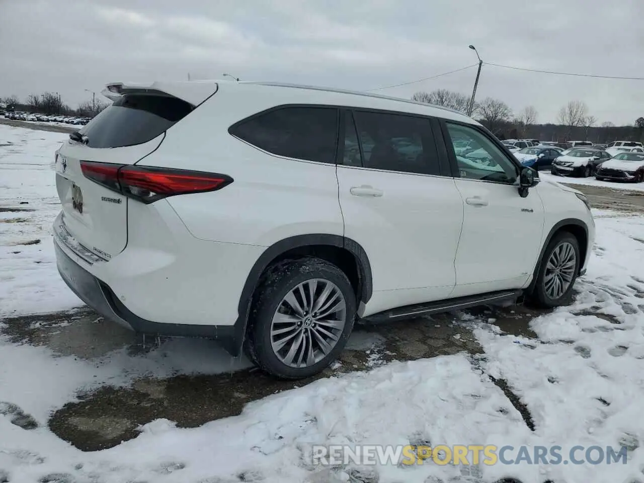 3 Photograph of a damaged car 5TDEBRCH0LS013869 TOYOTA HIGHLANDER 2020