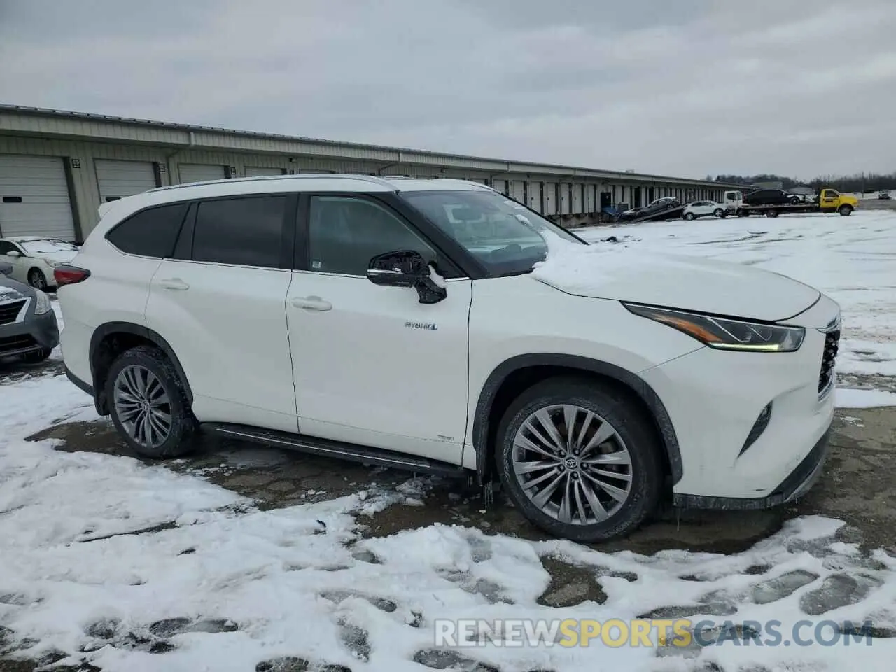 4 Photograph of a damaged car 5TDEBRCH0LS013869 TOYOTA HIGHLANDER 2020