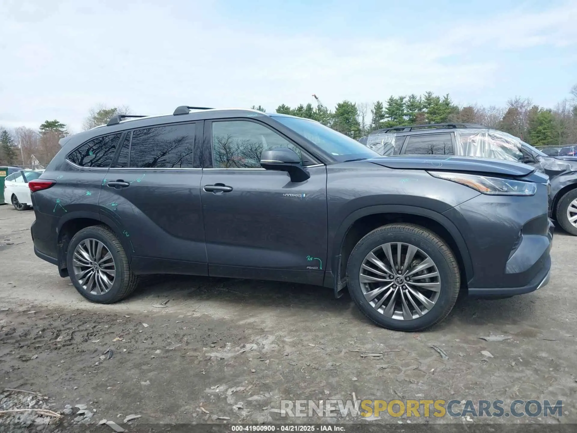 13 Photograph of a damaged car 5TDEBRCH1LS014092 TOYOTA HIGHLANDER 2020