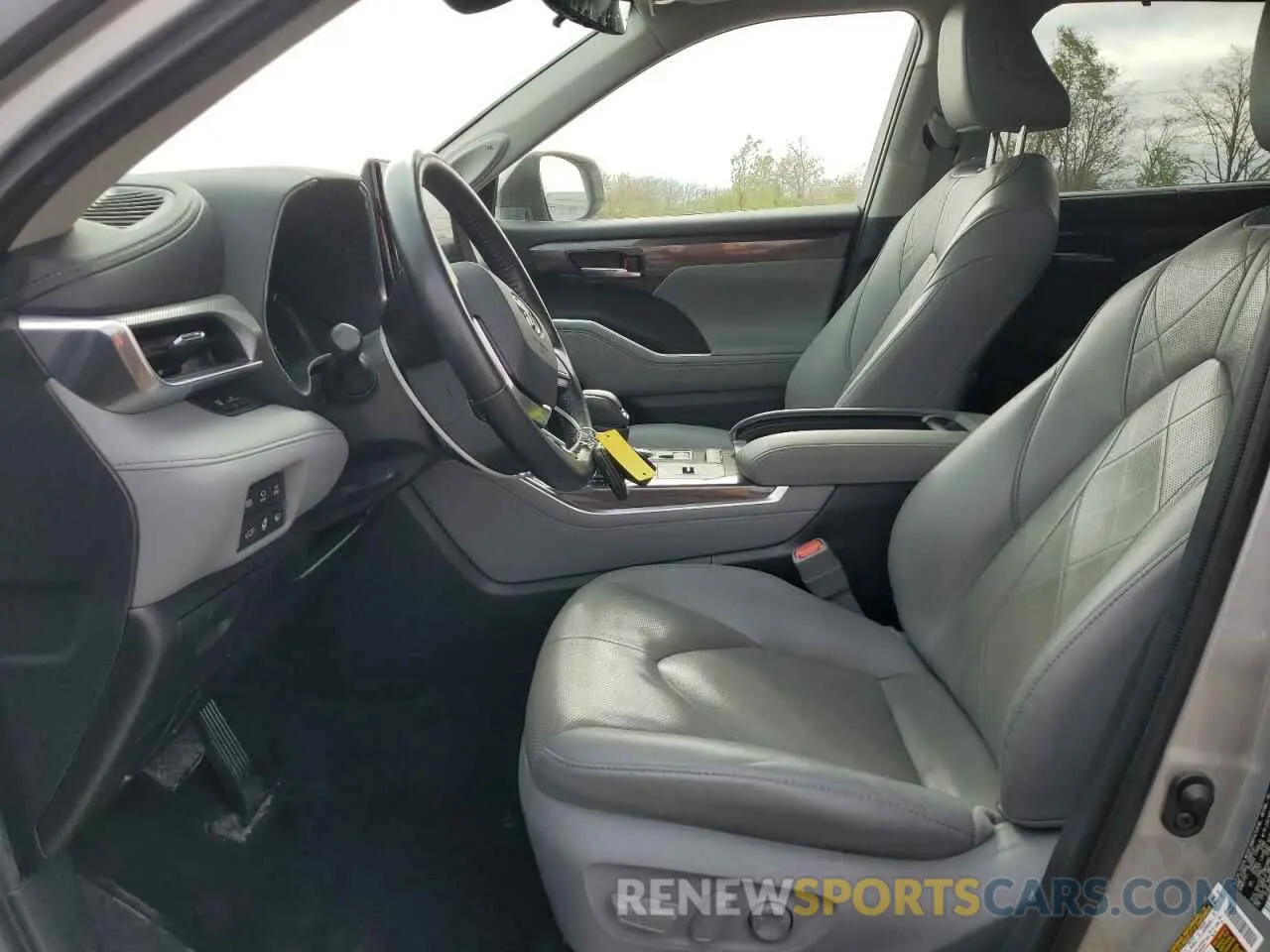7 Photograph of a damaged car 5TDEBRCH4LS004852 TOYOTA HIGHLANDER 2020