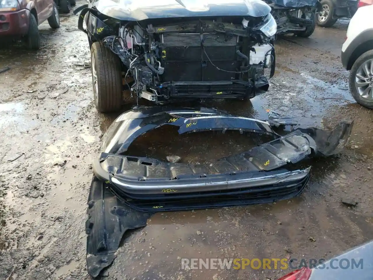 9 Photograph of a damaged car 5TDEBRCH4LS010263 TOYOTA HIGHLANDER 2020