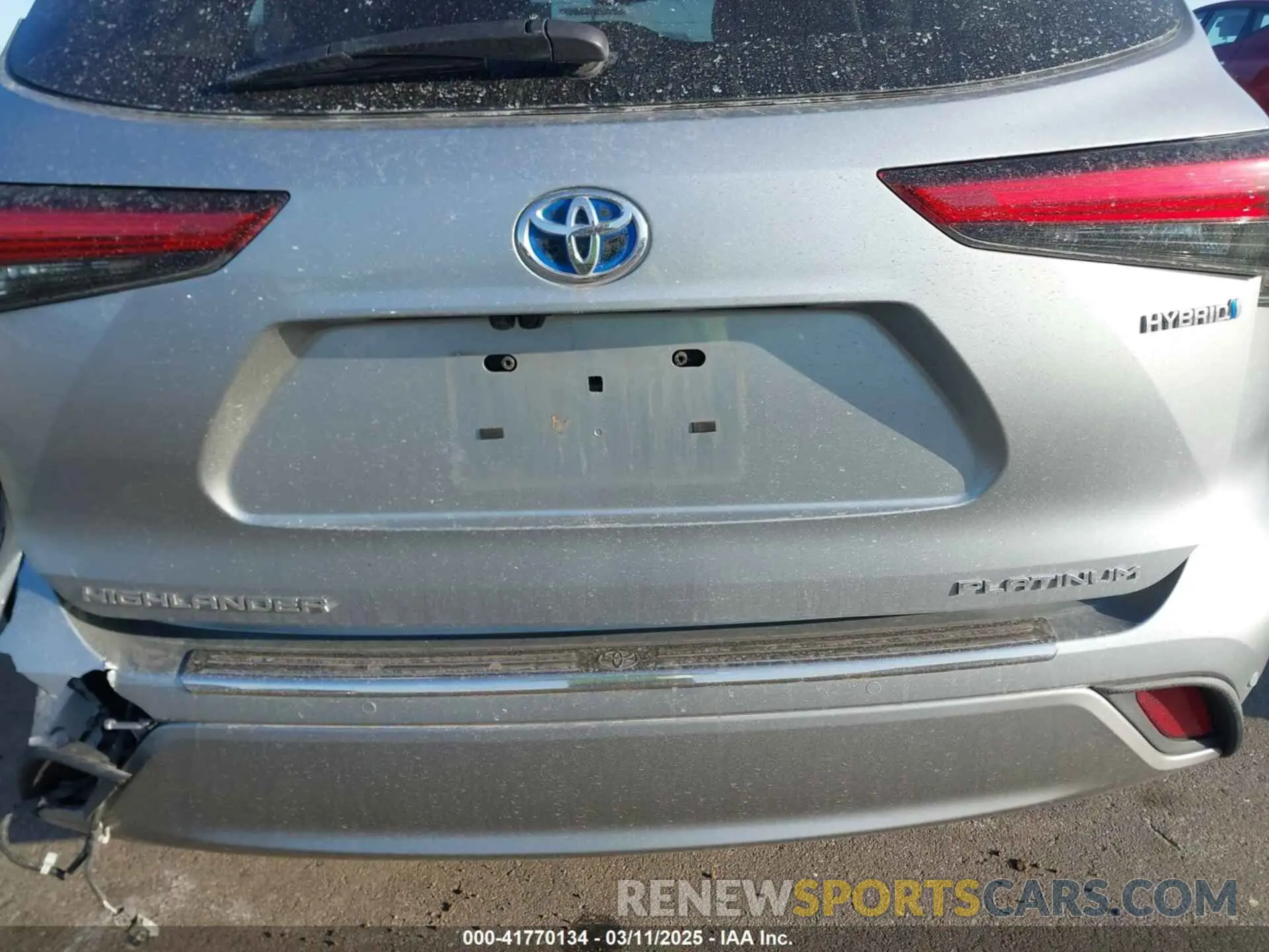 12 Photograph of a damaged car 5TDEBRCH5LS009199 TOYOTA HIGHLANDER 2020