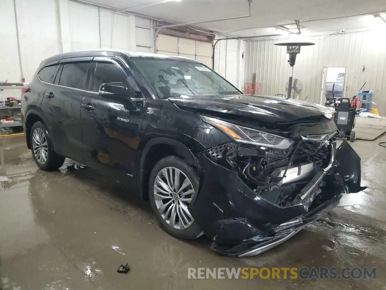 4 Photograph of a damaged car 5TDEBRCH6LS008319 TOYOTA HIGHLANDER 2020