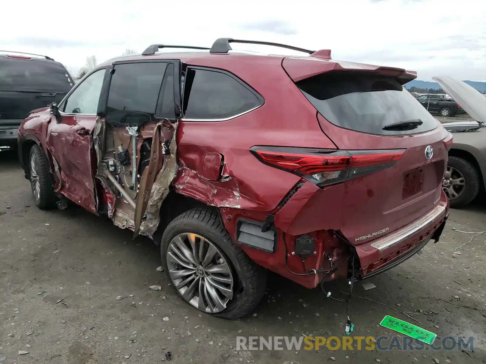 3 Photograph of a damaged car 5TDEBRCH6LS013021 TOYOTA HIGHLANDER 2020