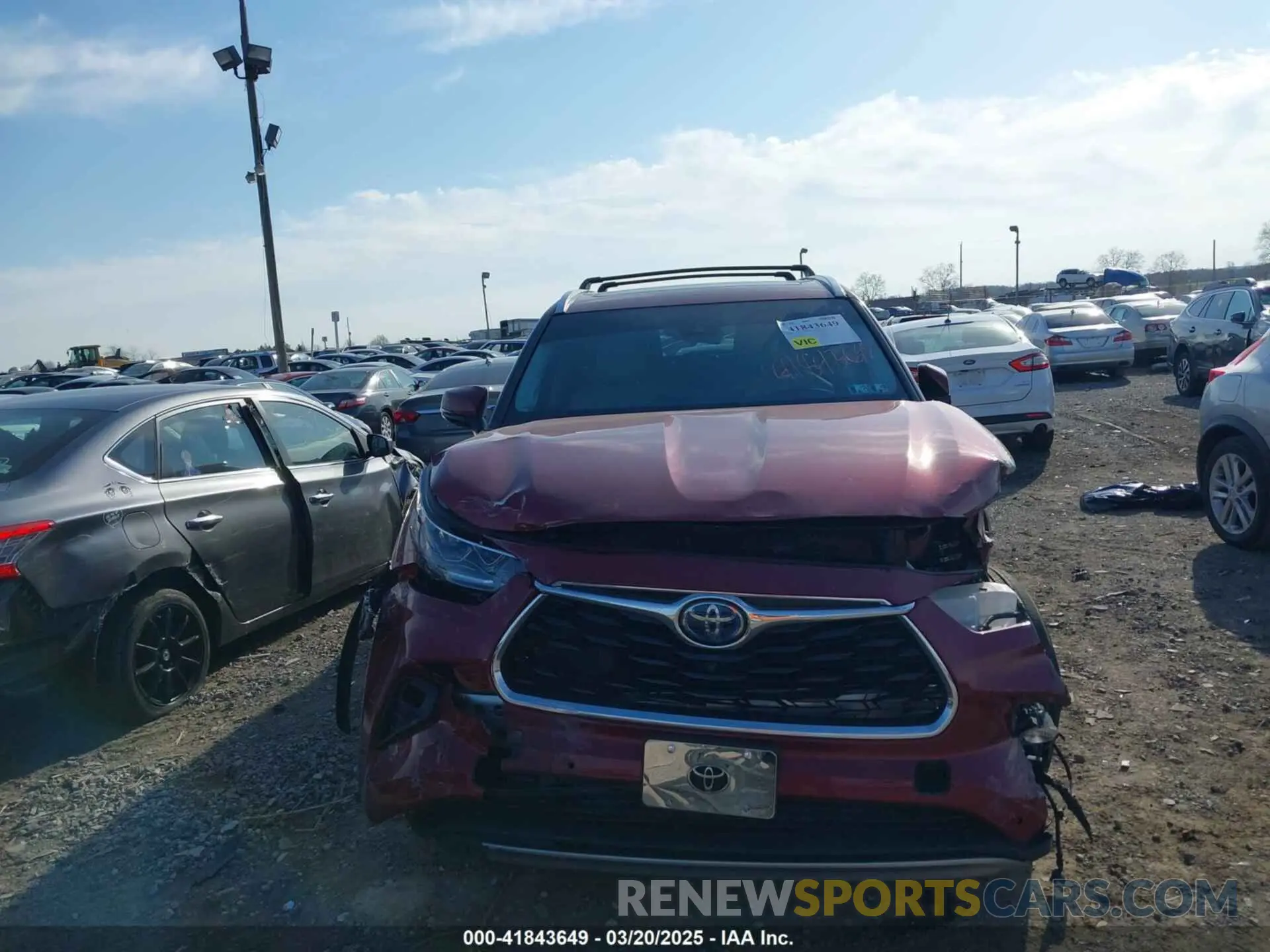 11 Photograph of a damaged car 5TDEBRCH8LS005843 TOYOTA HIGHLANDER 2020