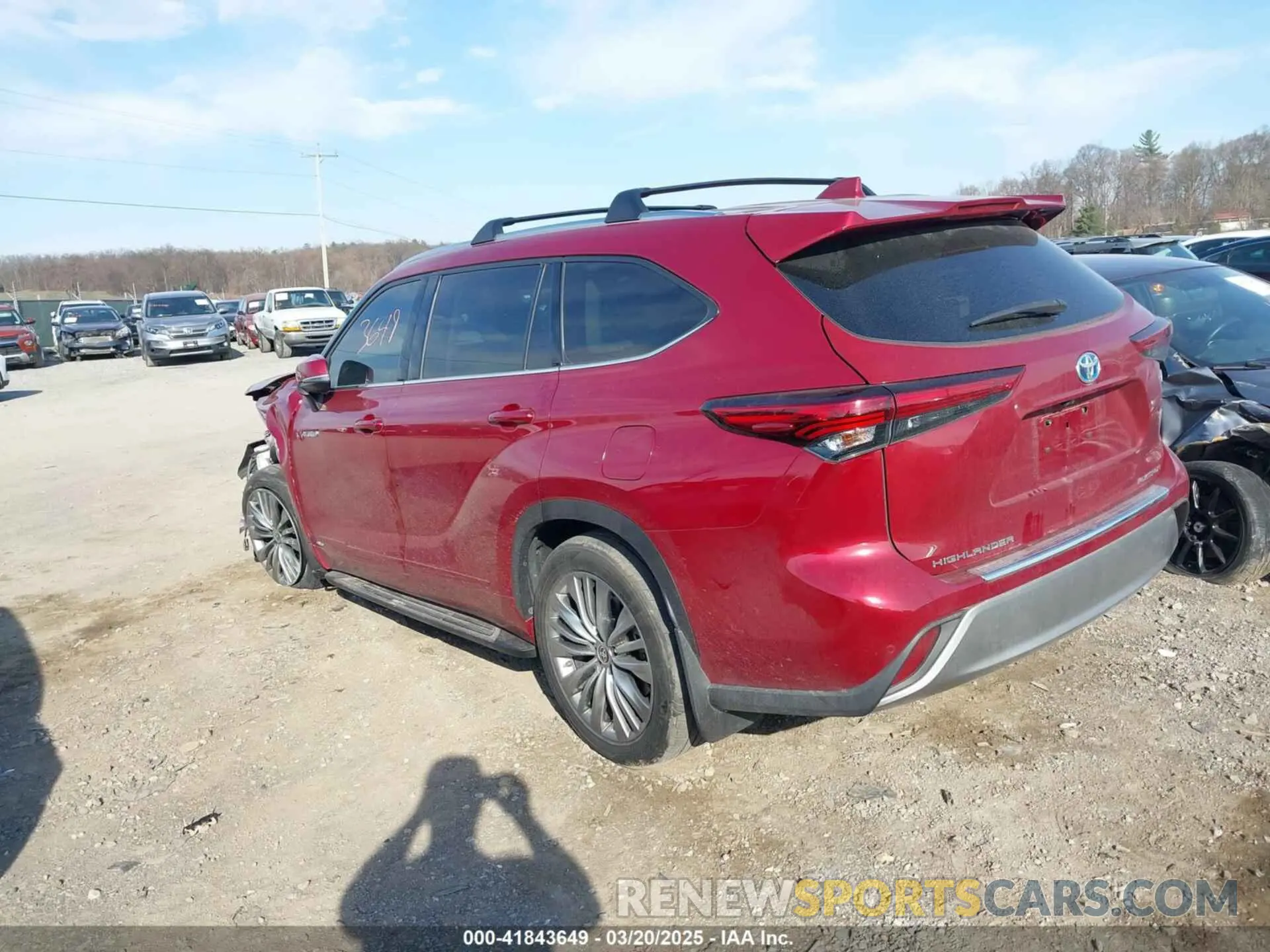 3 Photograph of a damaged car 5TDEBRCH8LS005843 TOYOTA HIGHLANDER 2020