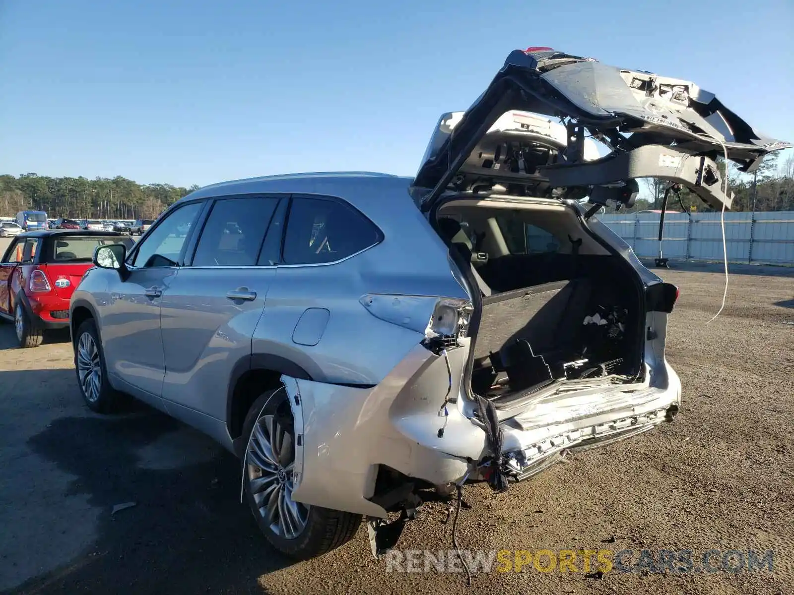 3 Photograph of a damaged car 5TDEBRCH9LS011862 TOYOTA HIGHLANDER 2020