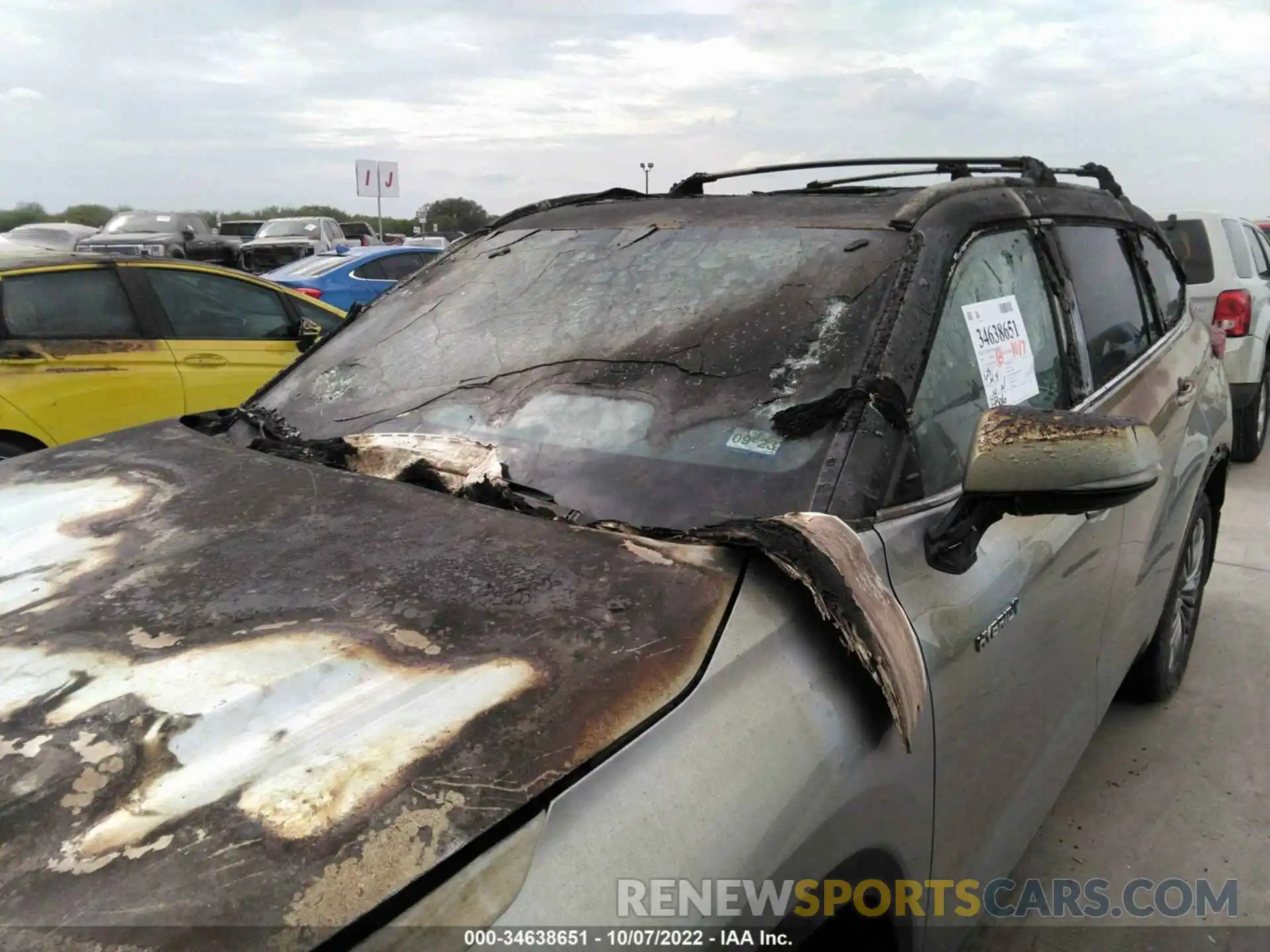 6 Photograph of a damaged car 5TDFARAH2LS004245 TOYOTA HIGHLANDER 2020