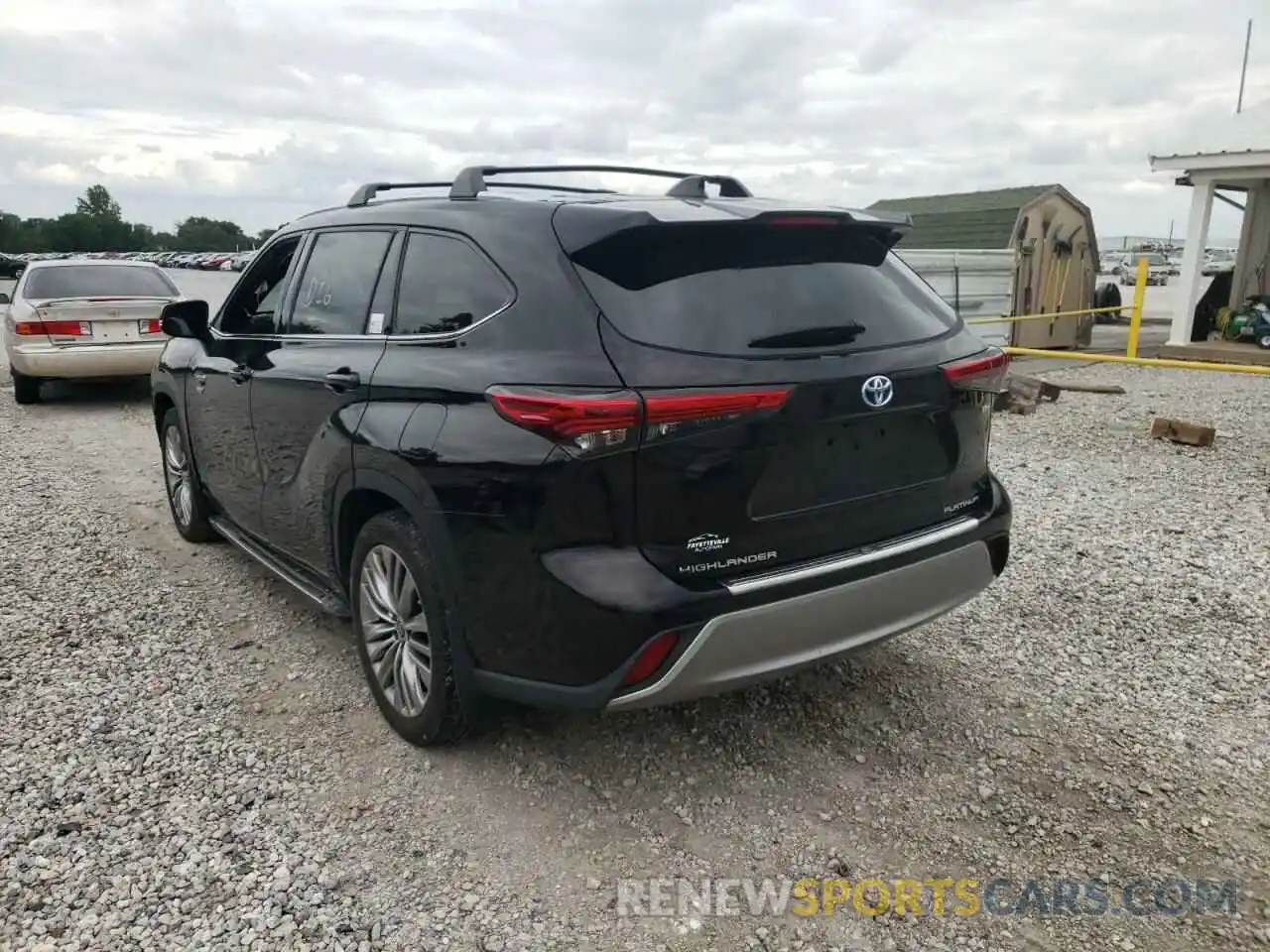 3 Photograph of a damaged car 5TDFARAH4LS003257 TOYOTA HIGHLANDER 2020